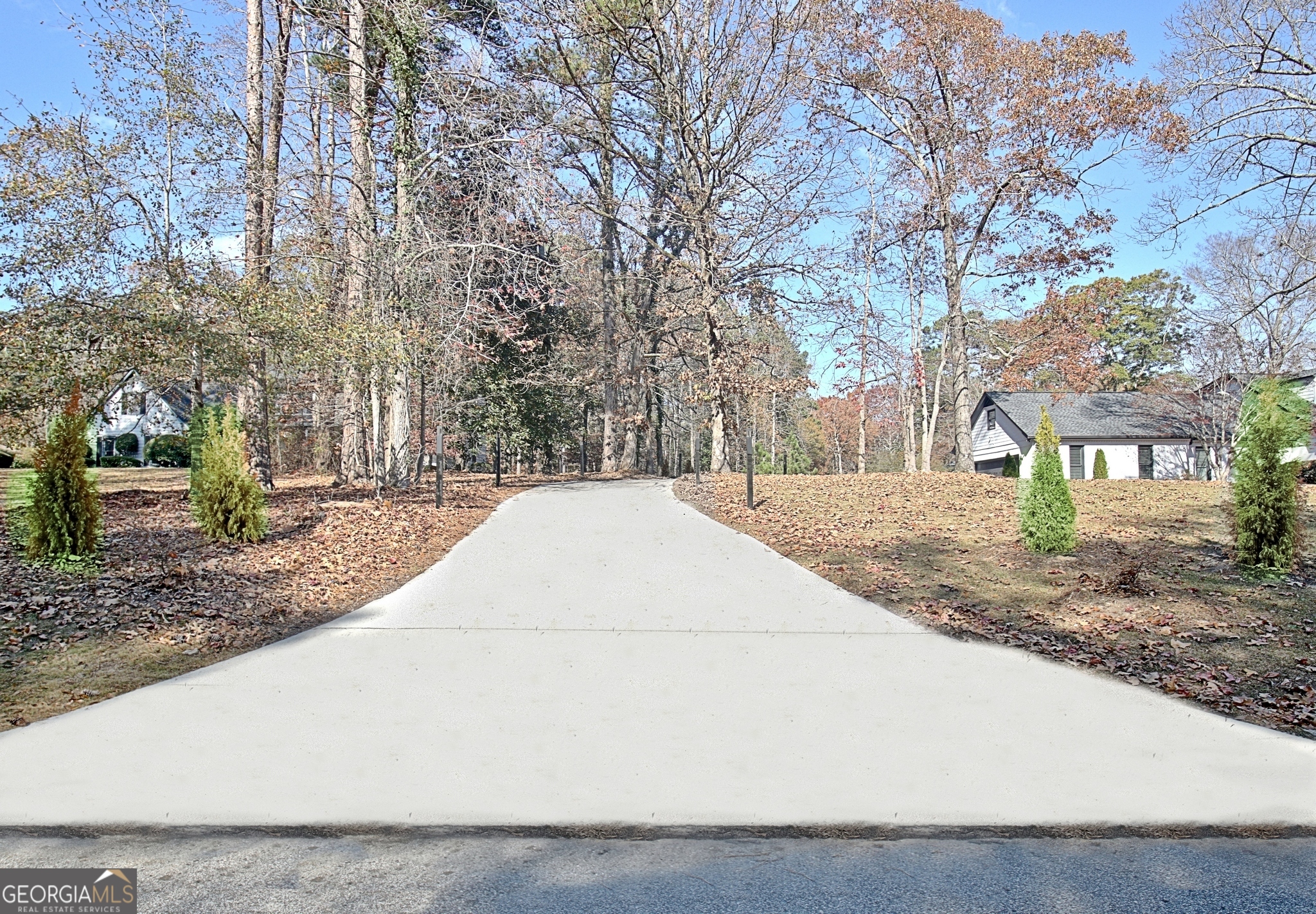 370 Dix Lee On Drive Property Photo 3