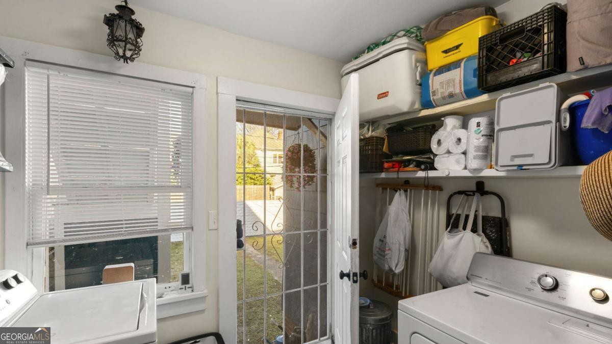 534 E Waldburg Street Property Photo 17