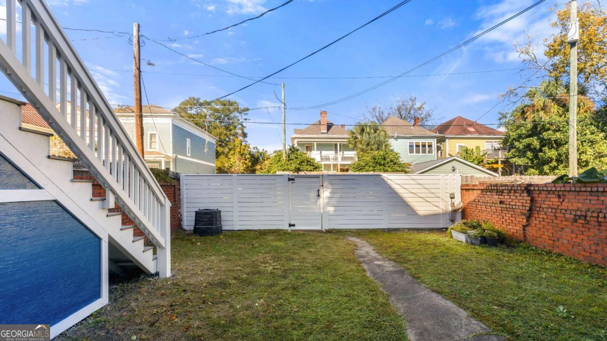 534 E Waldburg Street Property Photo 18