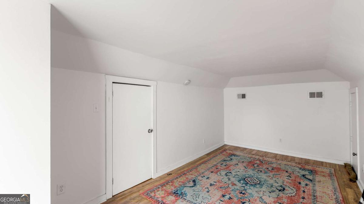 534 E Waldburg Street Property Photo 28