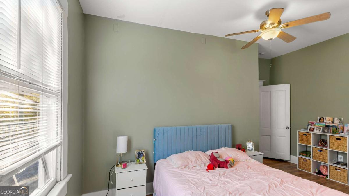 534 E Waldburg Street Property Photo 34