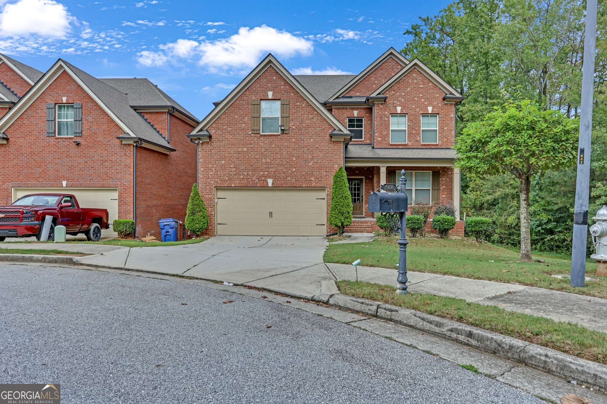 568 Garden View Court Property Photo 3