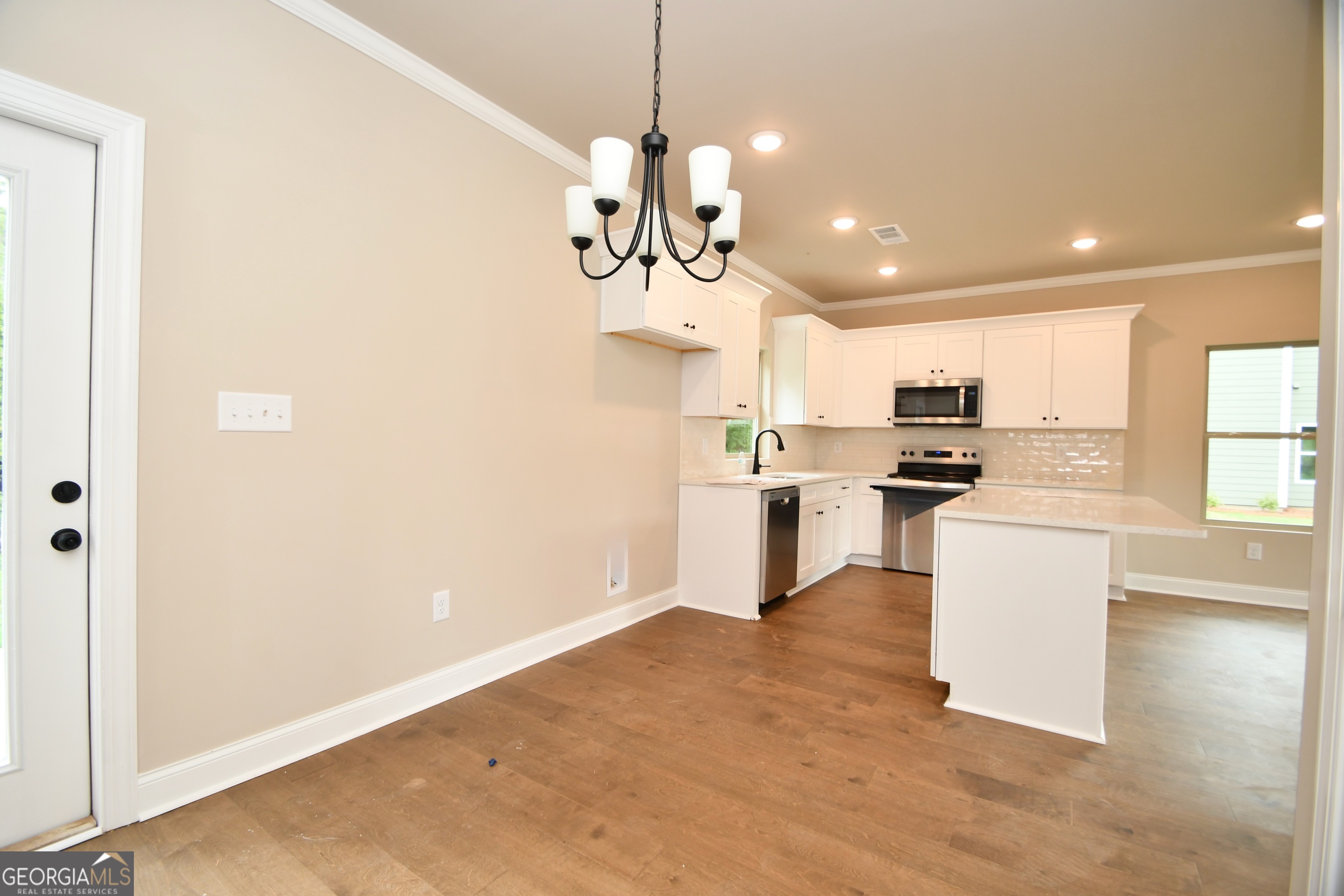 327 Andover Drive Property Photo 4