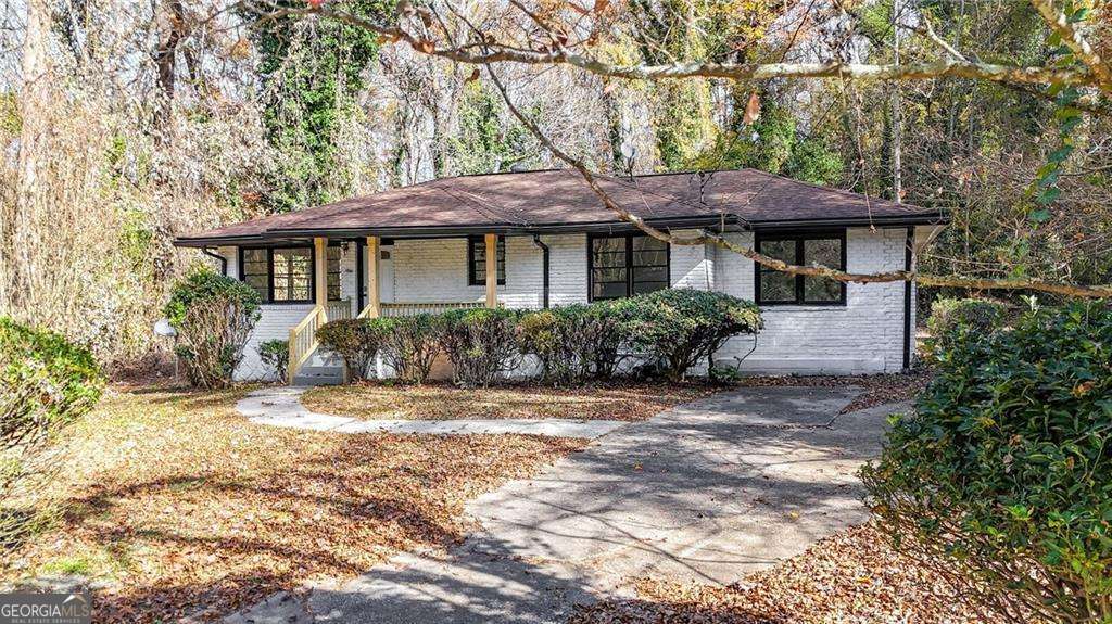 1944 Wells Drive Sw Property Photo 3