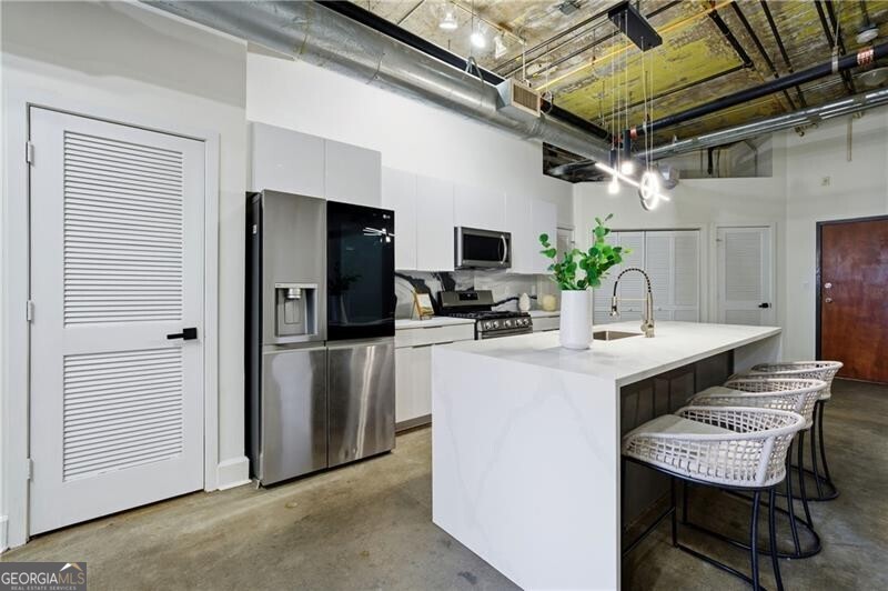 505 Whitehall Street SW # 101 Property Photo 1