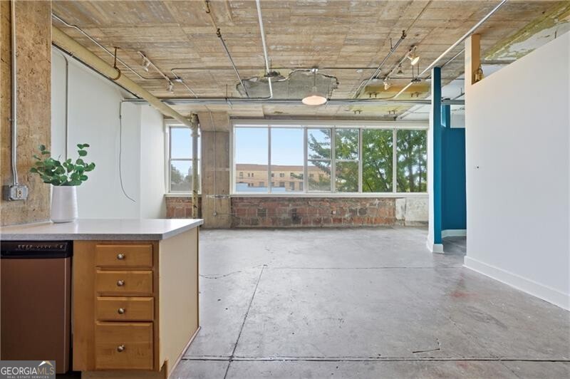 505 Whitehall Street SW # 203 Property Photo 1
