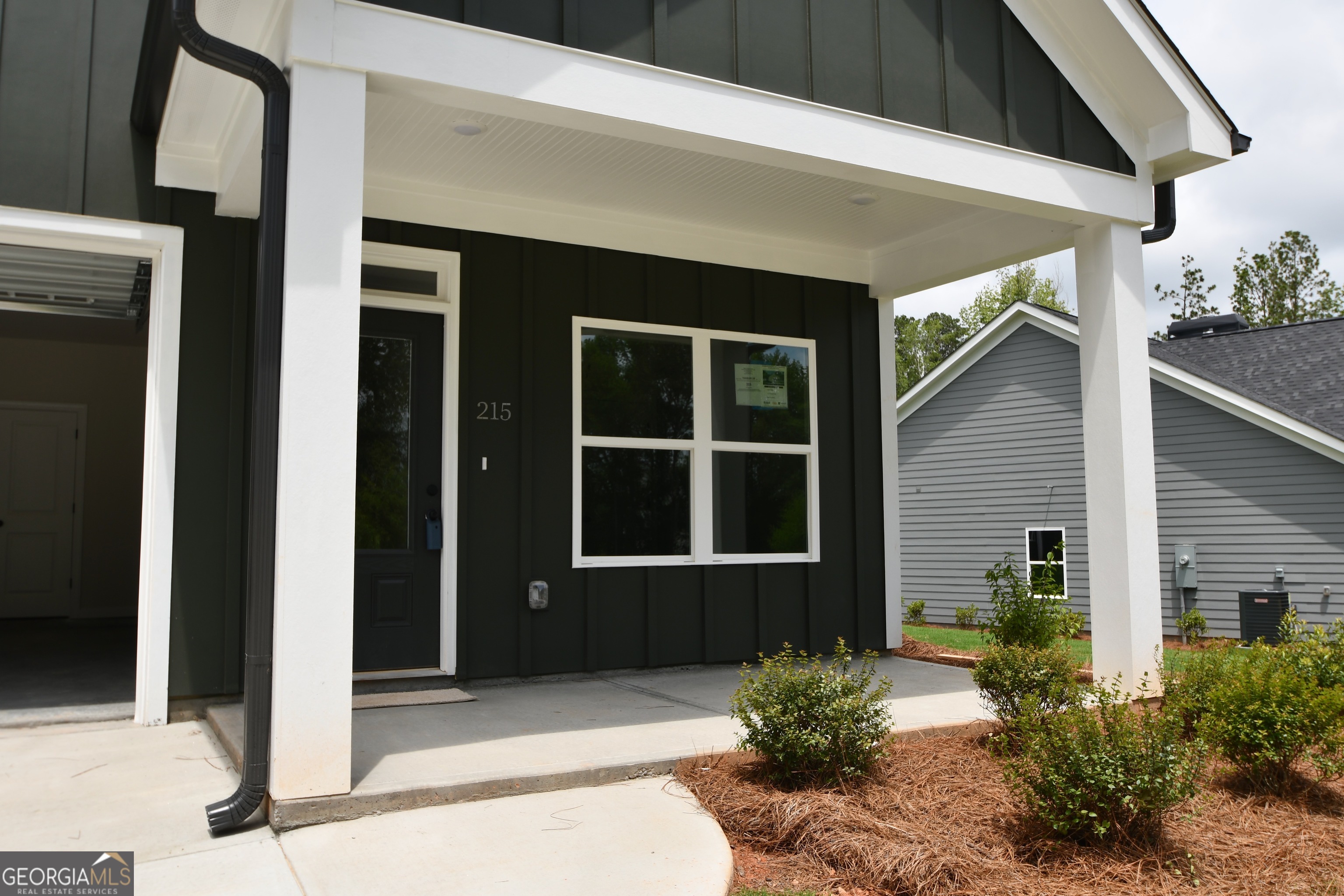 215 Timsbury Property Photo 4