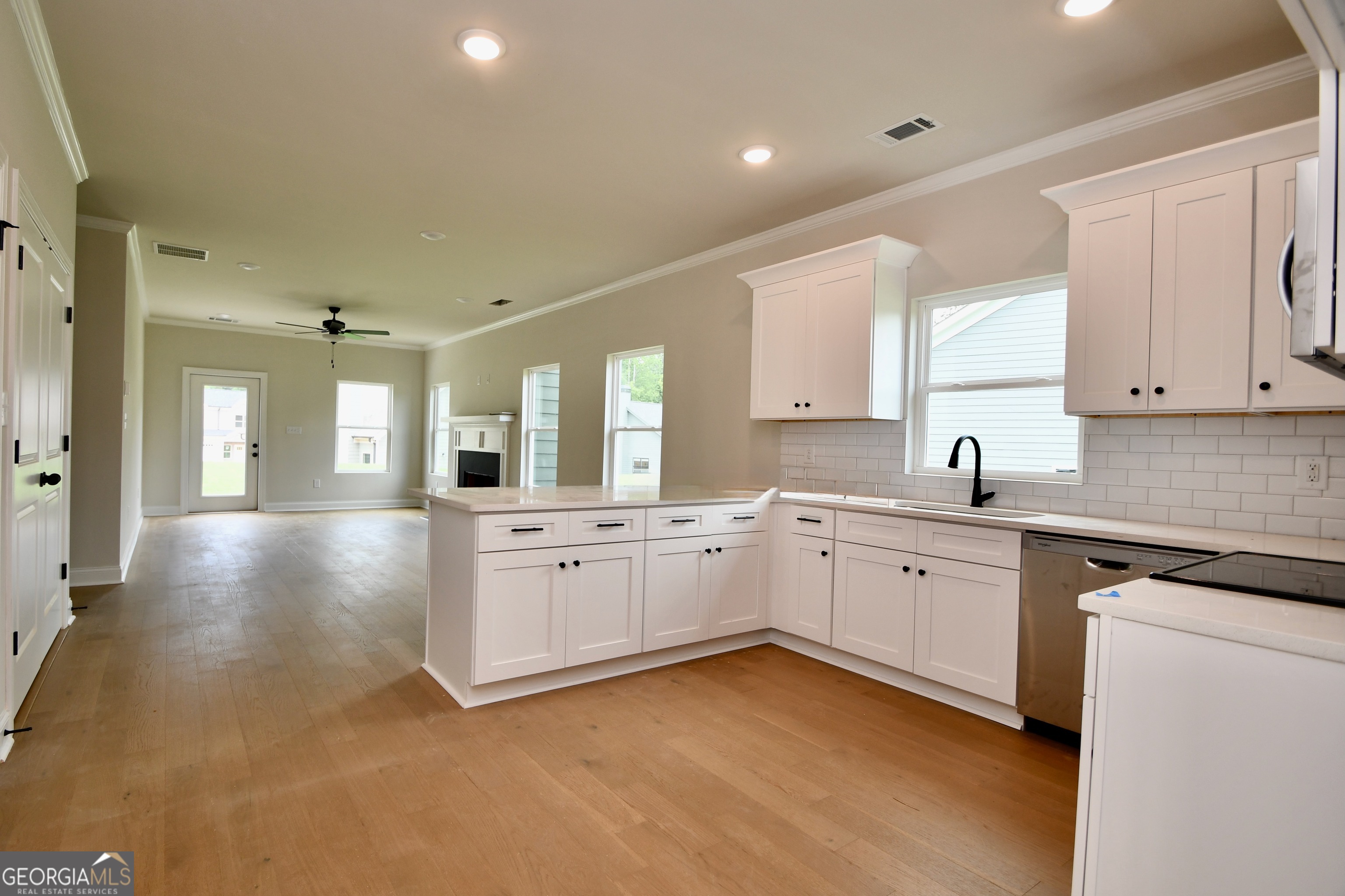 215 Timsbury Property Photo 6