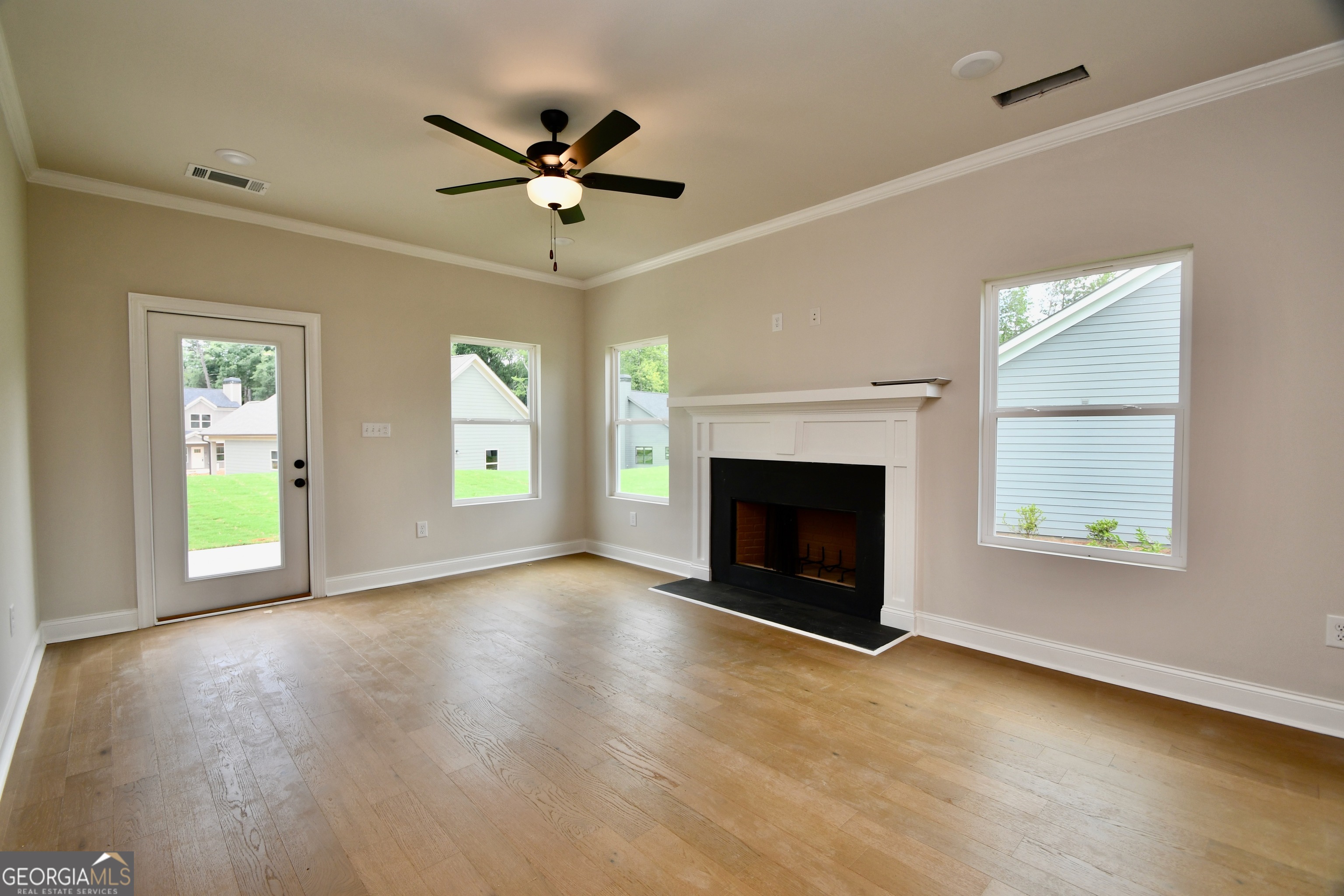 215 Timsbury Property Photo 7