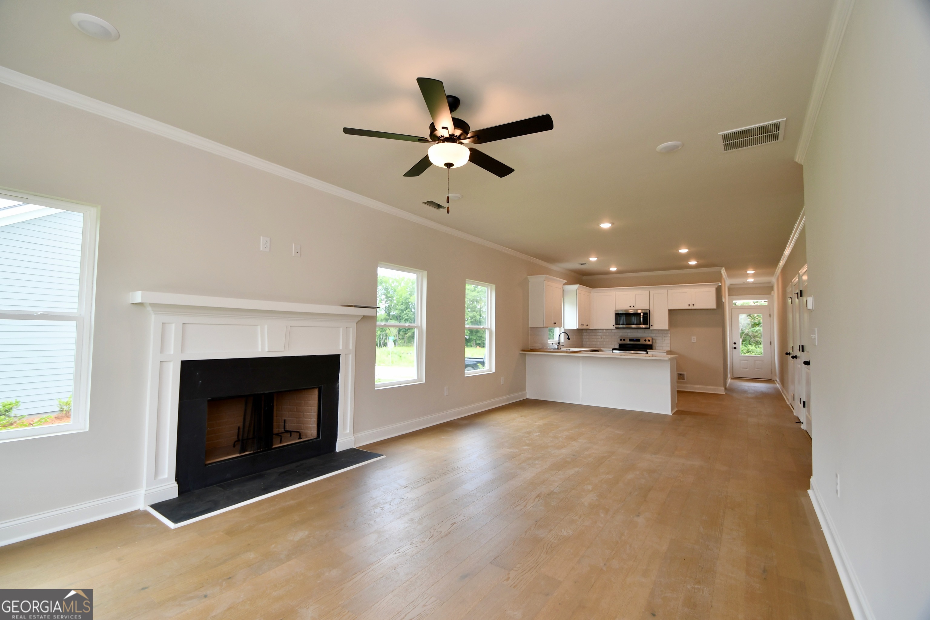 215 Timsbury Property Photo 8