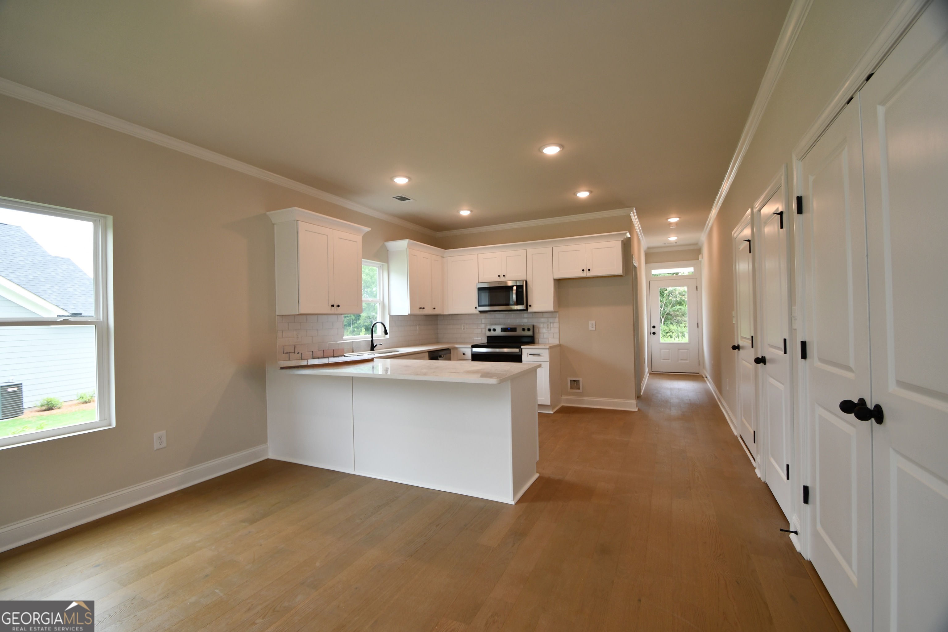215 Timsbury Property Photo 9