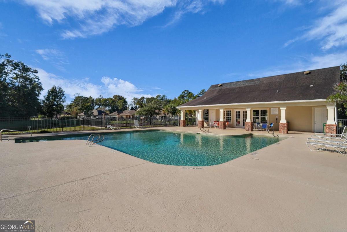 405 Country Walk Circle Property Photo 6
