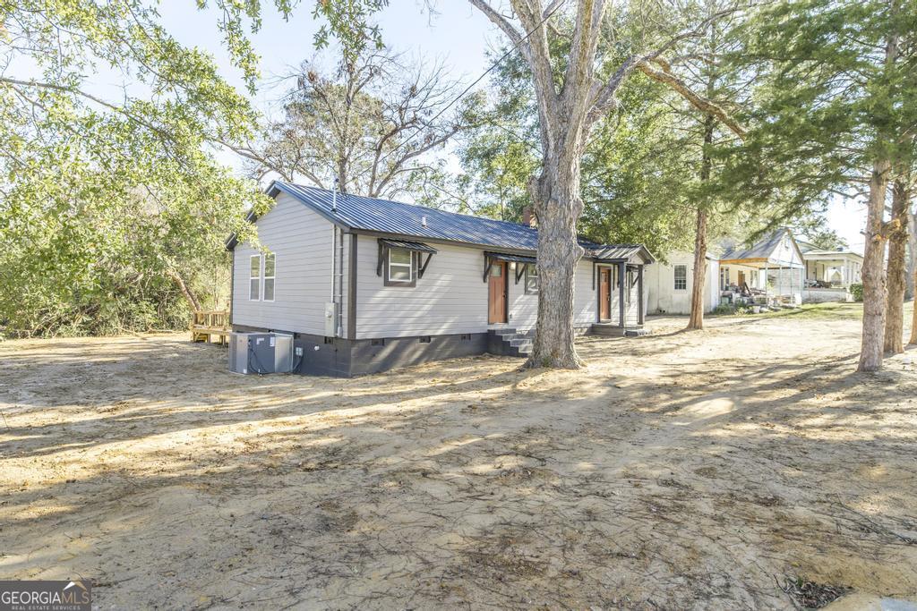 401 Pine Street Property Photo 4