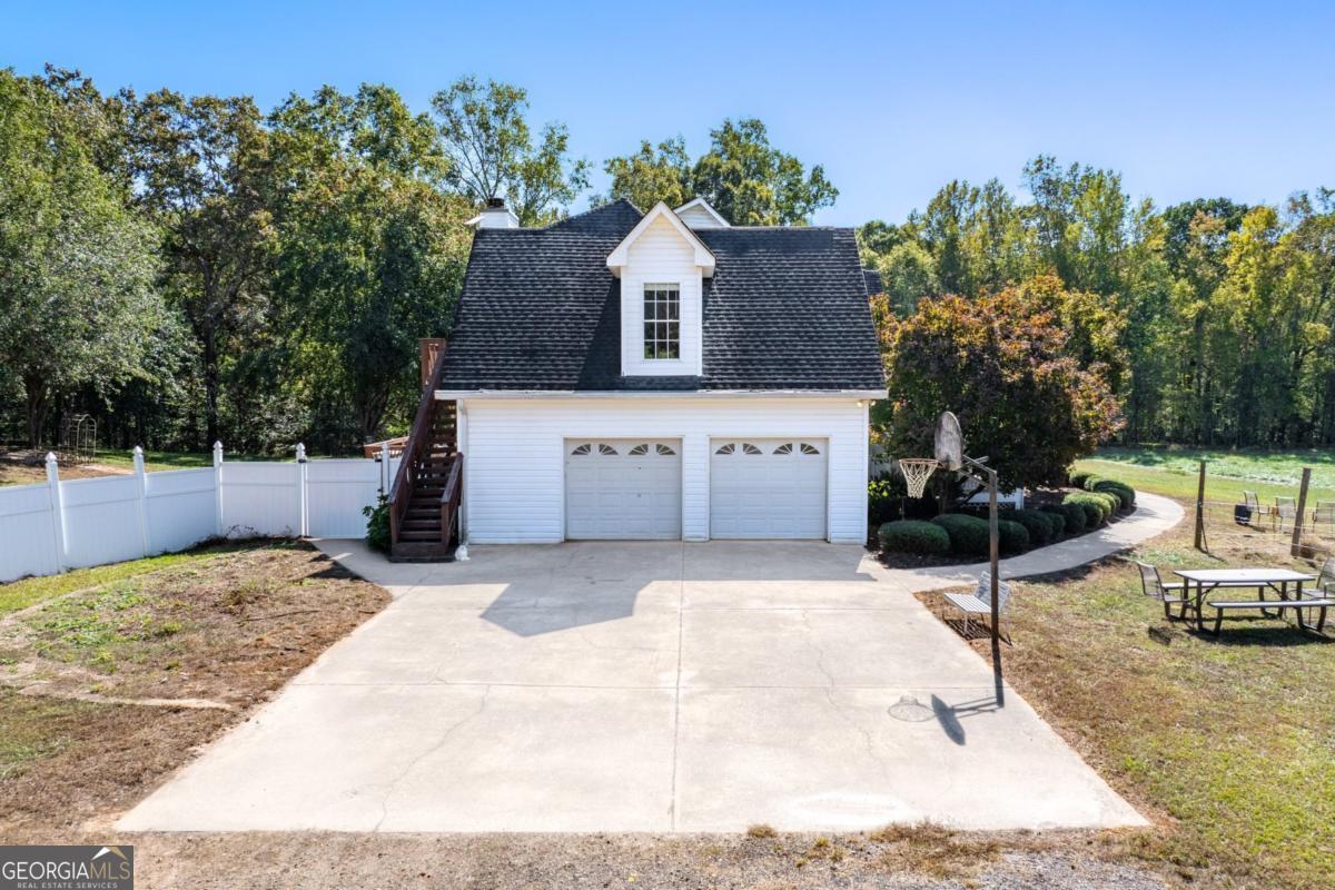 422 Blessings Lane Property Photo 8