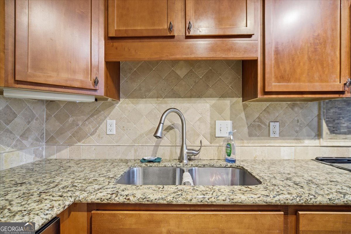 115 Winding River Drive Unit B Property Photo 13