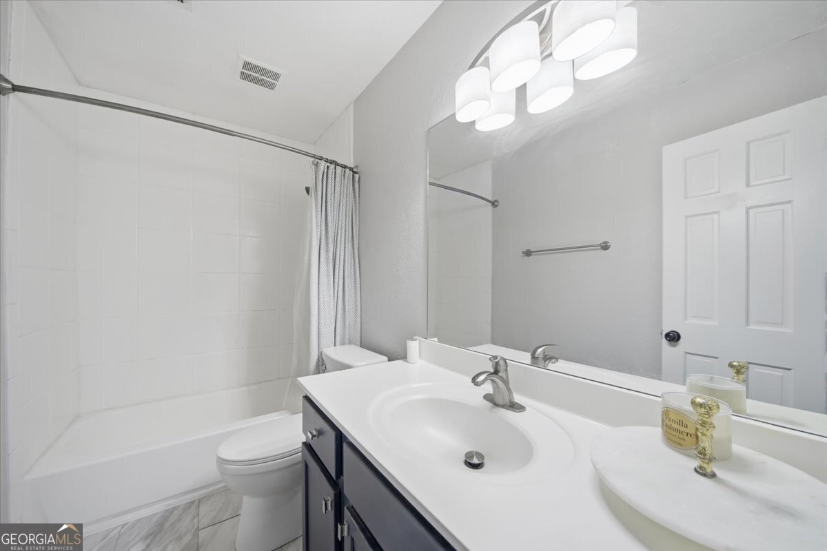 115 Winding River Drive Unit B Property Photo 20