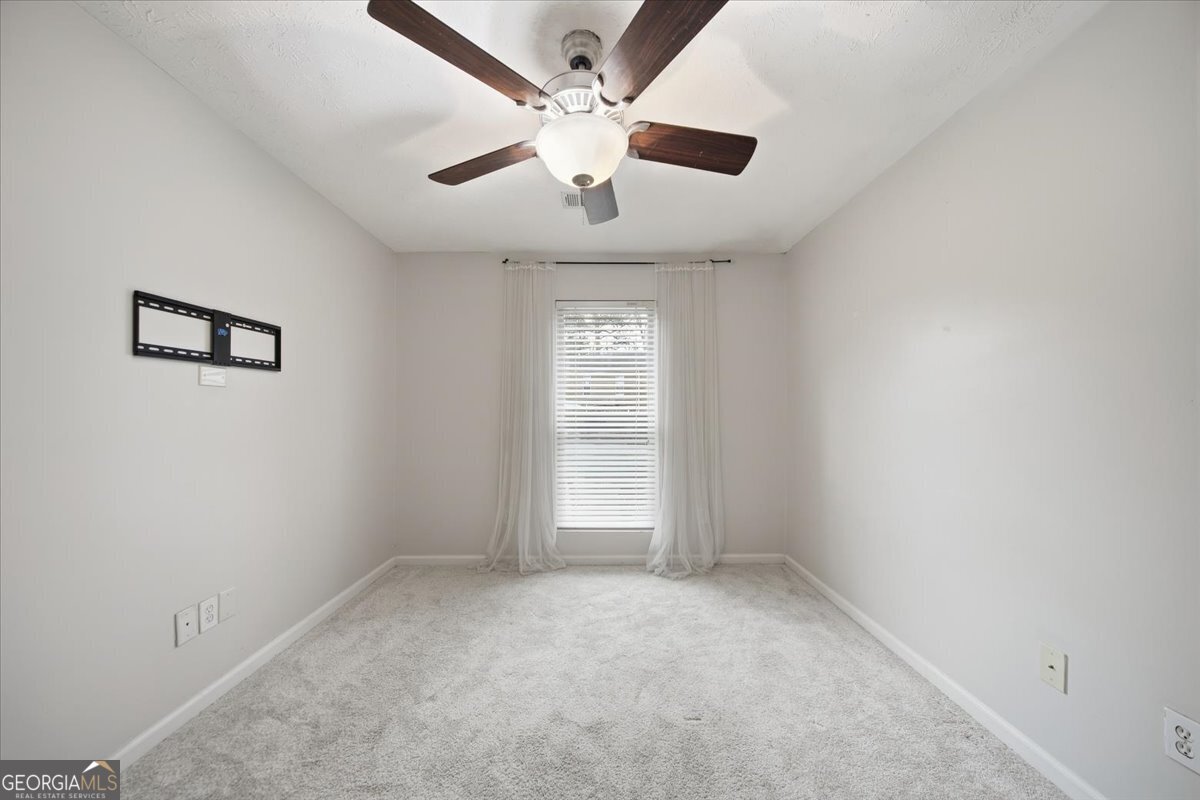115 Winding River Drive Unit B Property Photo 23