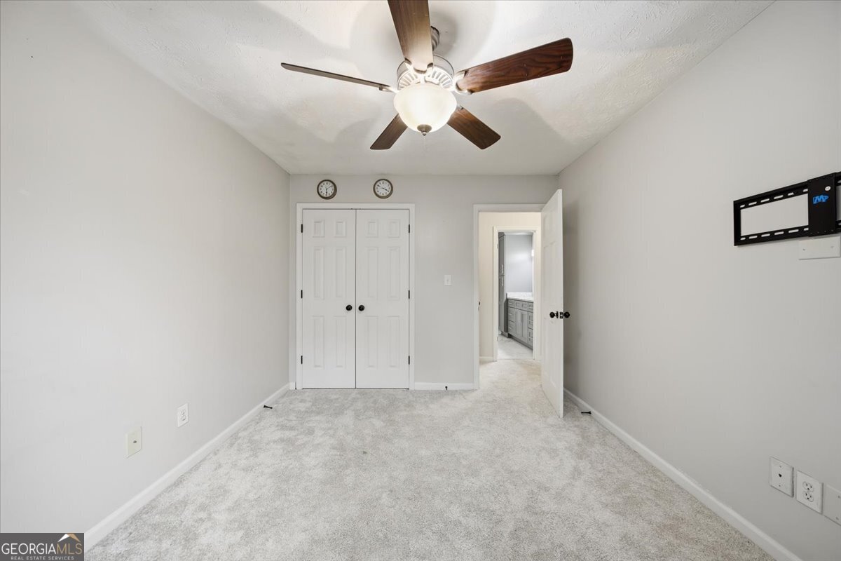 115 Winding River Drive Unit B Property Photo 24