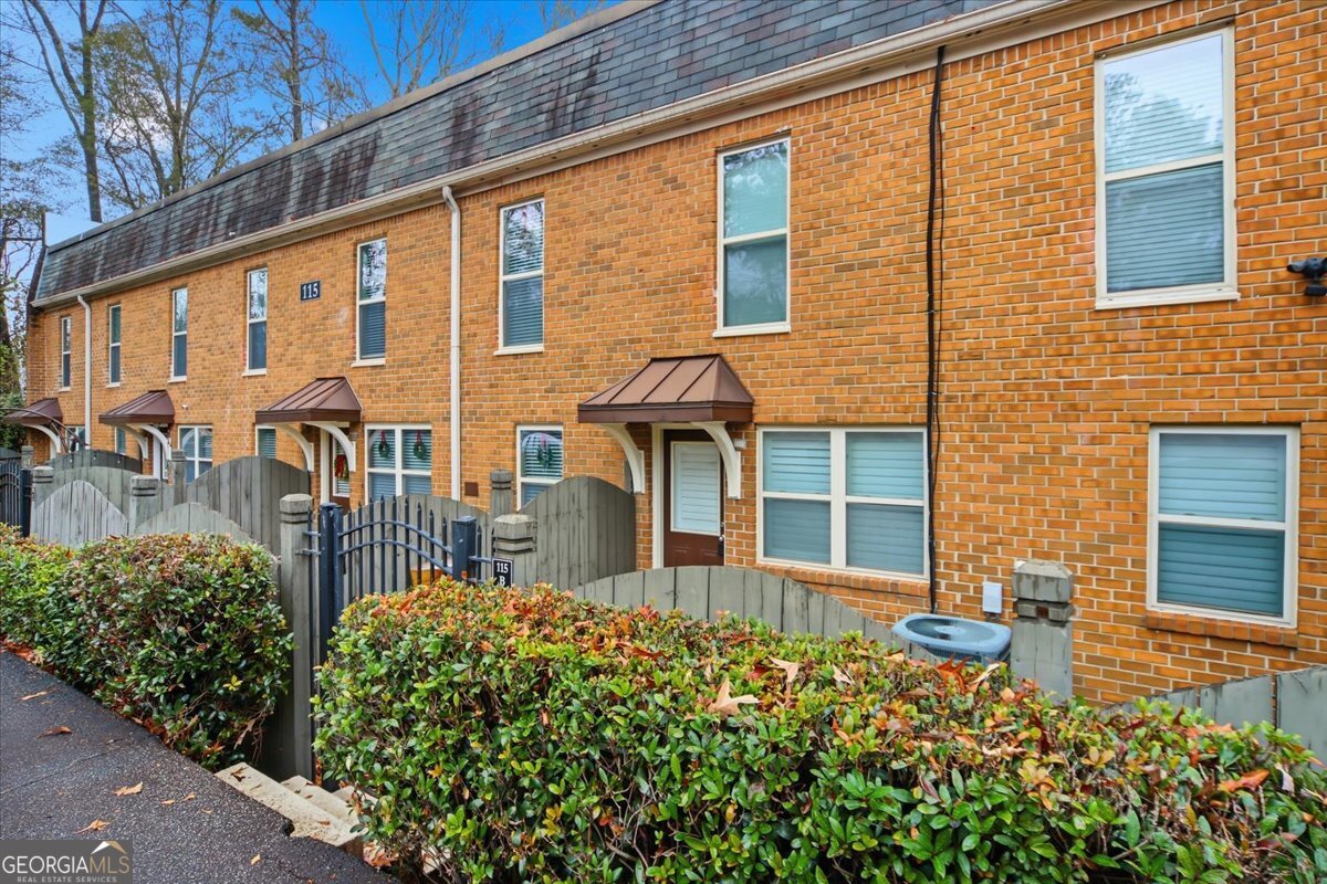 115 Winding River Drive Unit B Property Photo 32
