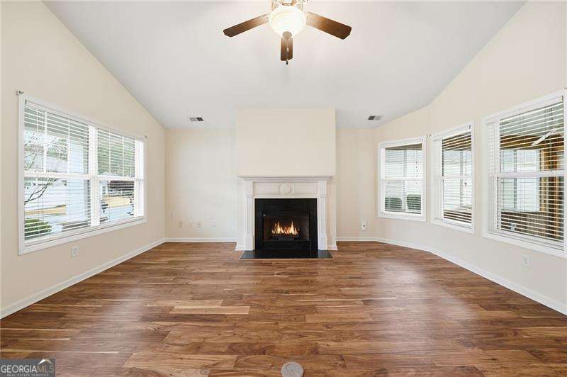 526 Arden Close Property Photo 6