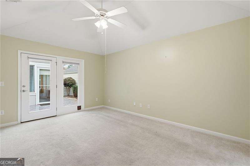 526 Arden Close Property Photo 17