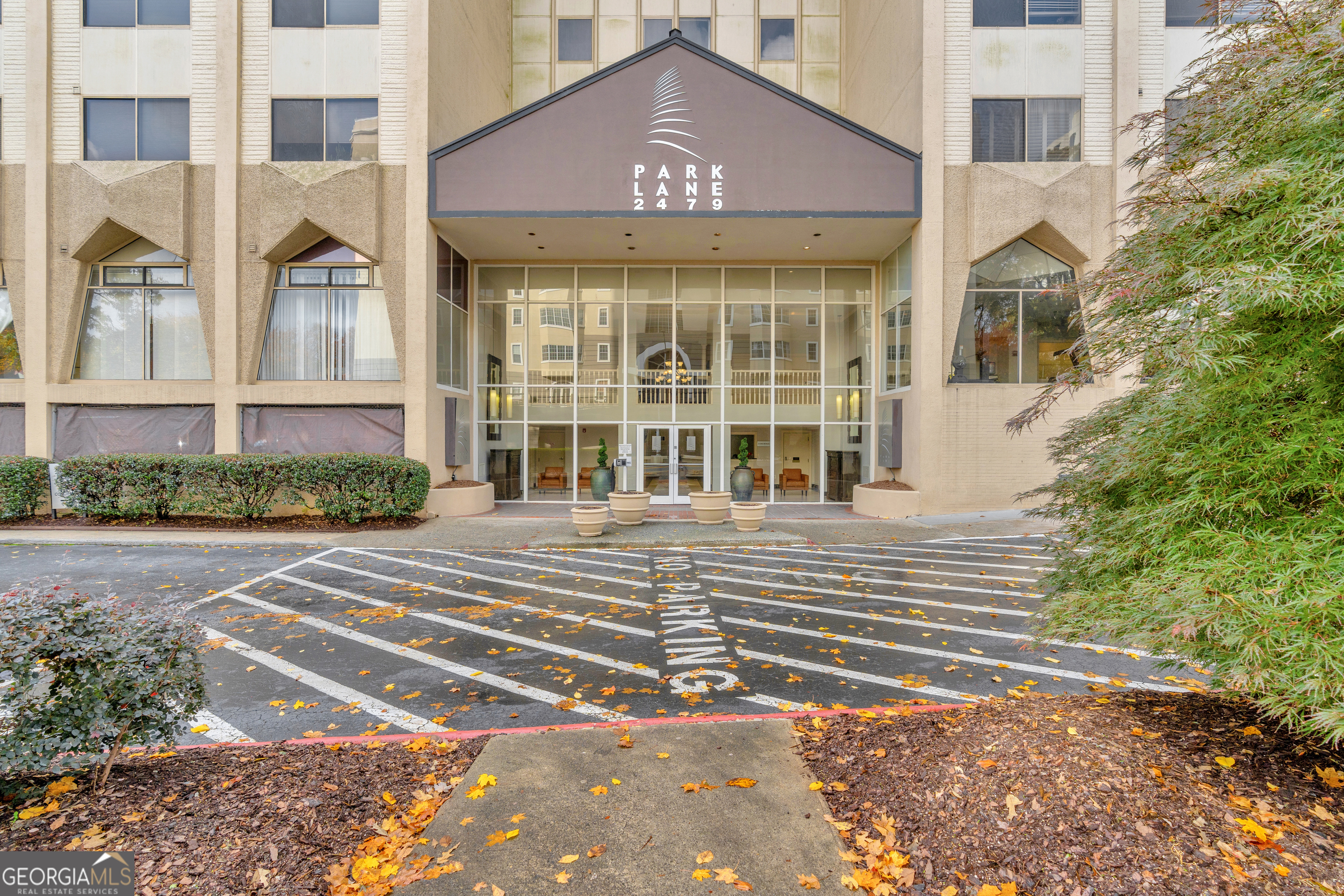 2479 Peachtree Road Ne Apt 506 Property Photo 1