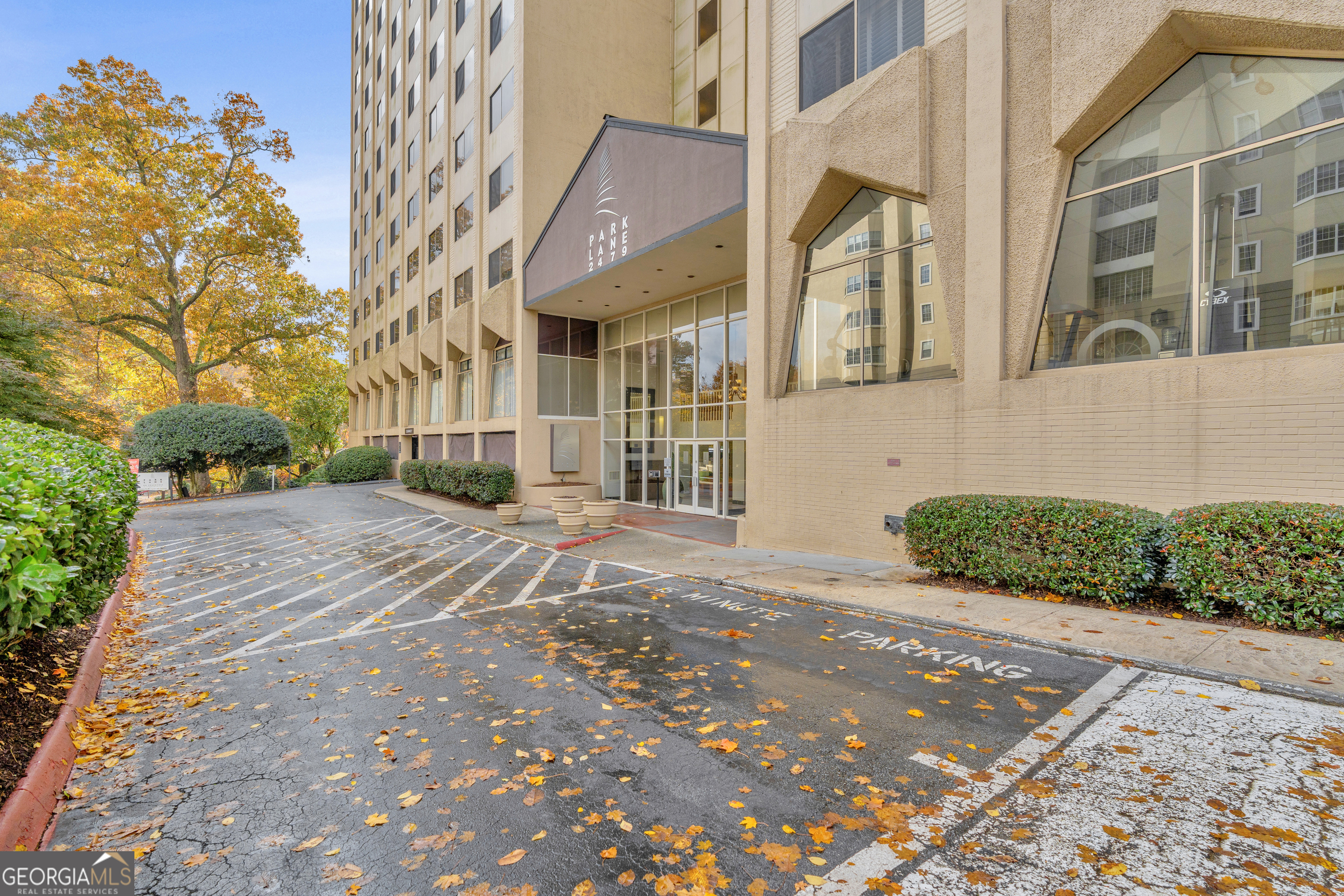 2479 Peachtree Road Ne Apt 506 Property Photo 2