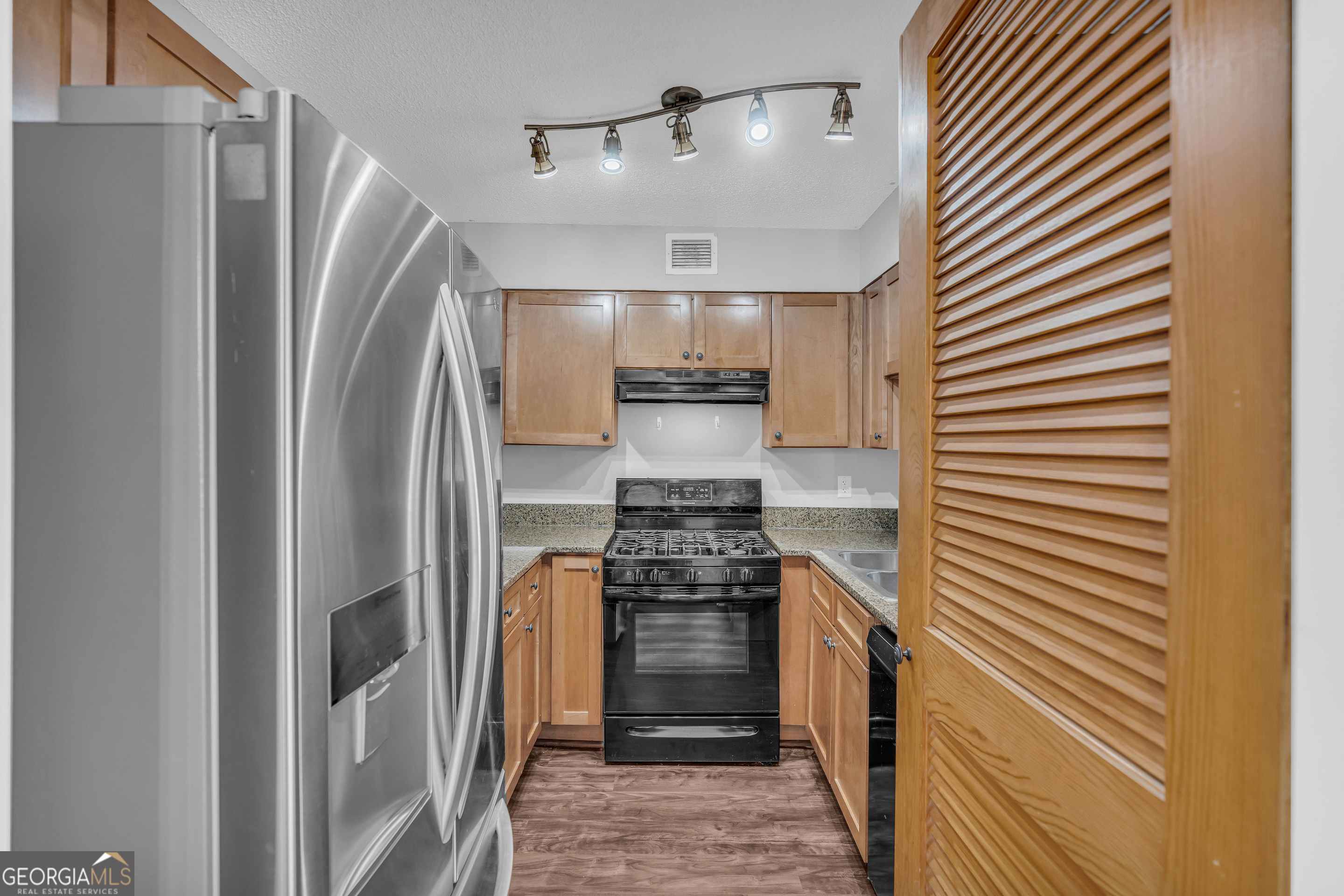 2479 Peachtree Road Ne Apt 506 Property Photo 79