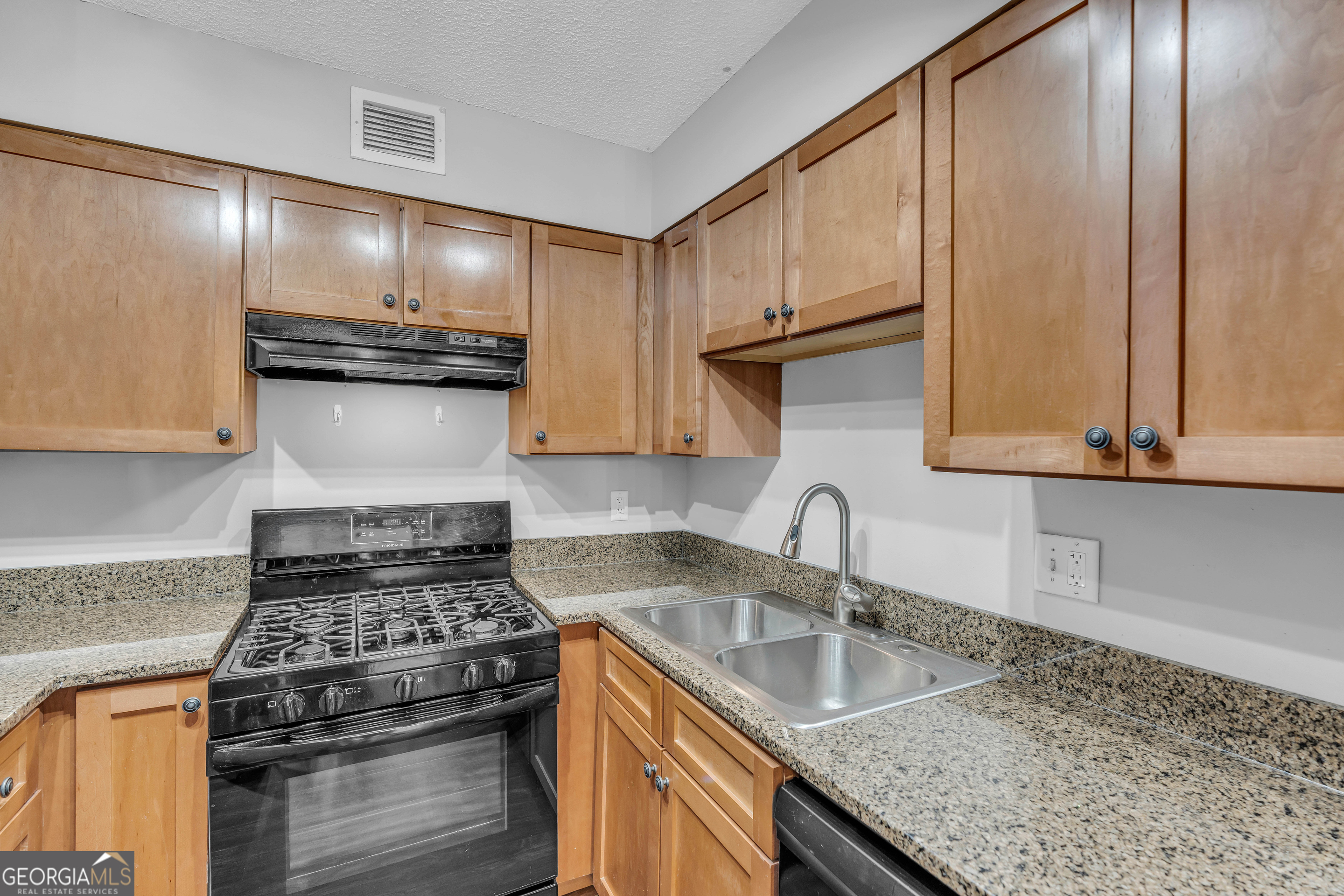 2479 Peachtree Road Ne Apt 506 Property Photo 81