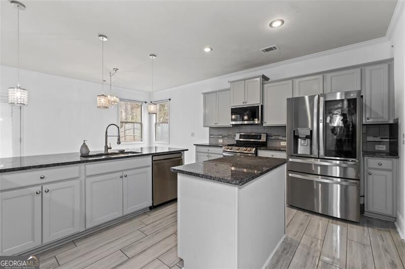 351 The Boulevard Property Photo 20