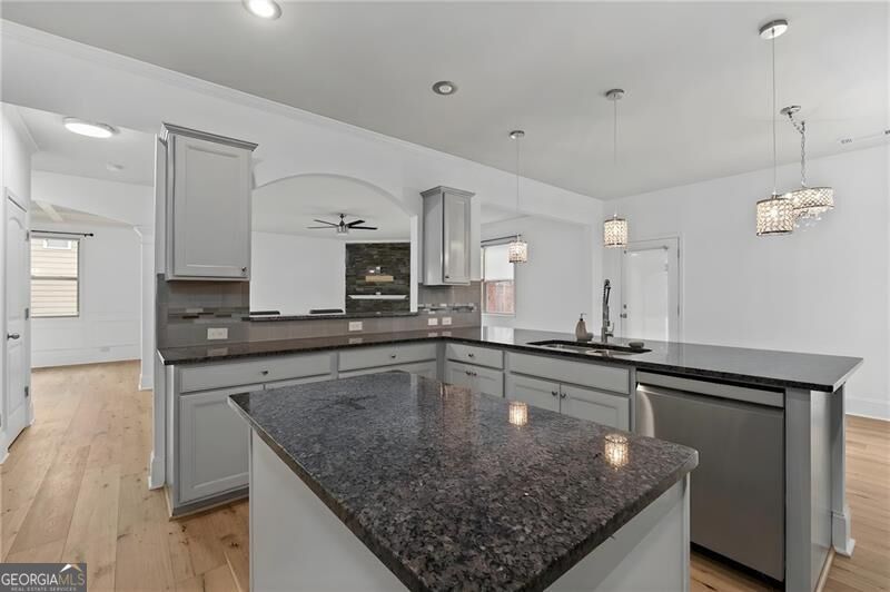 351 The Boulevard Property Photo 22