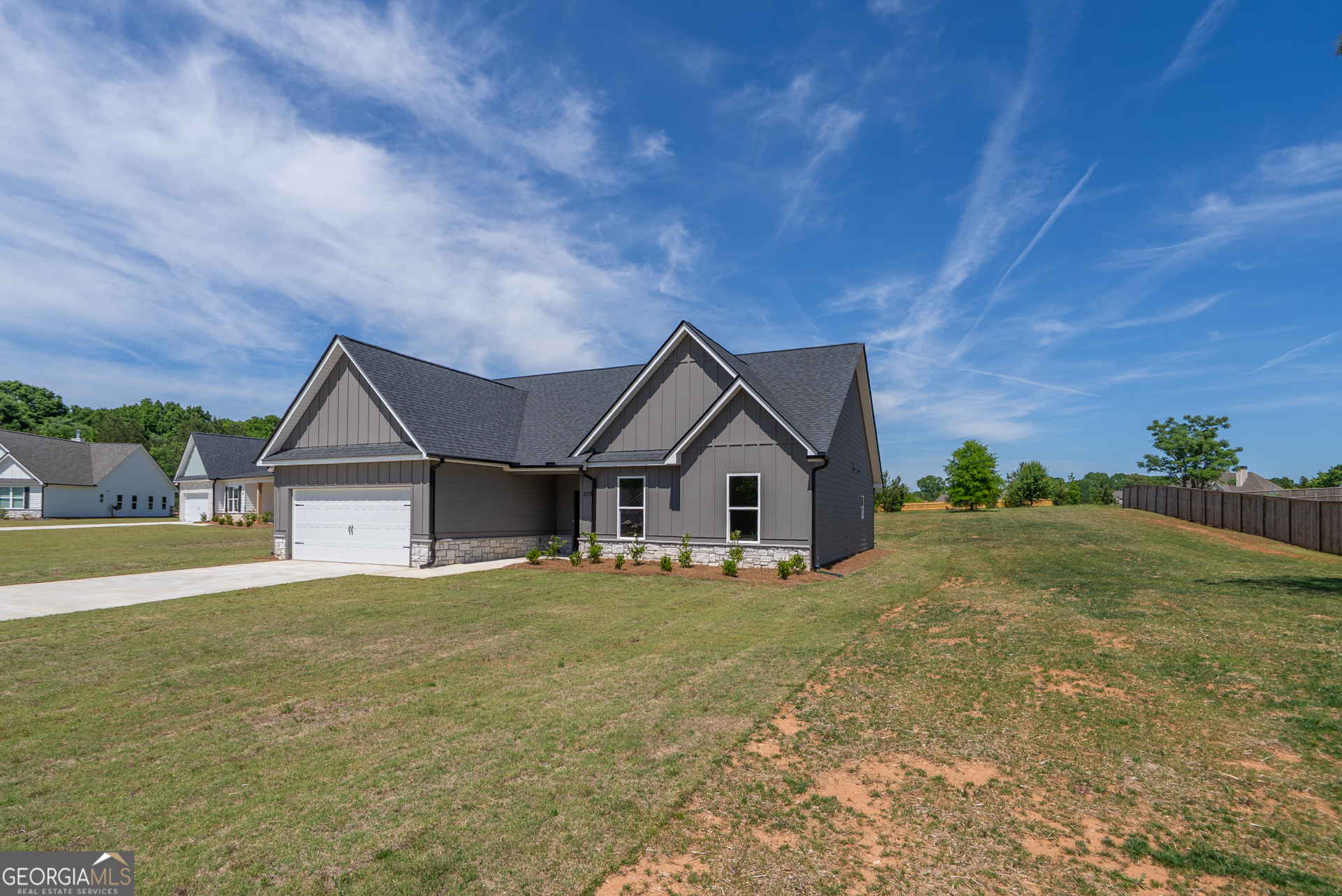 205 Squirrel Run Property Photo 2