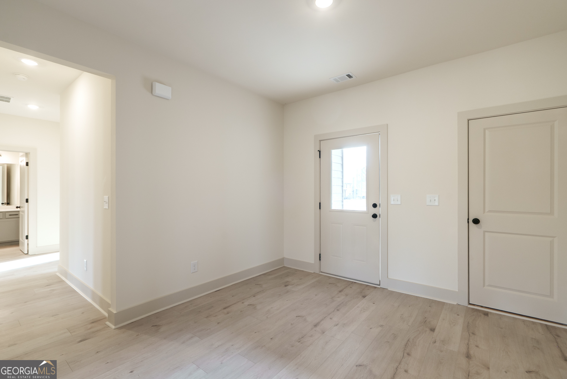 205 Squirrel Run Property Photo 6