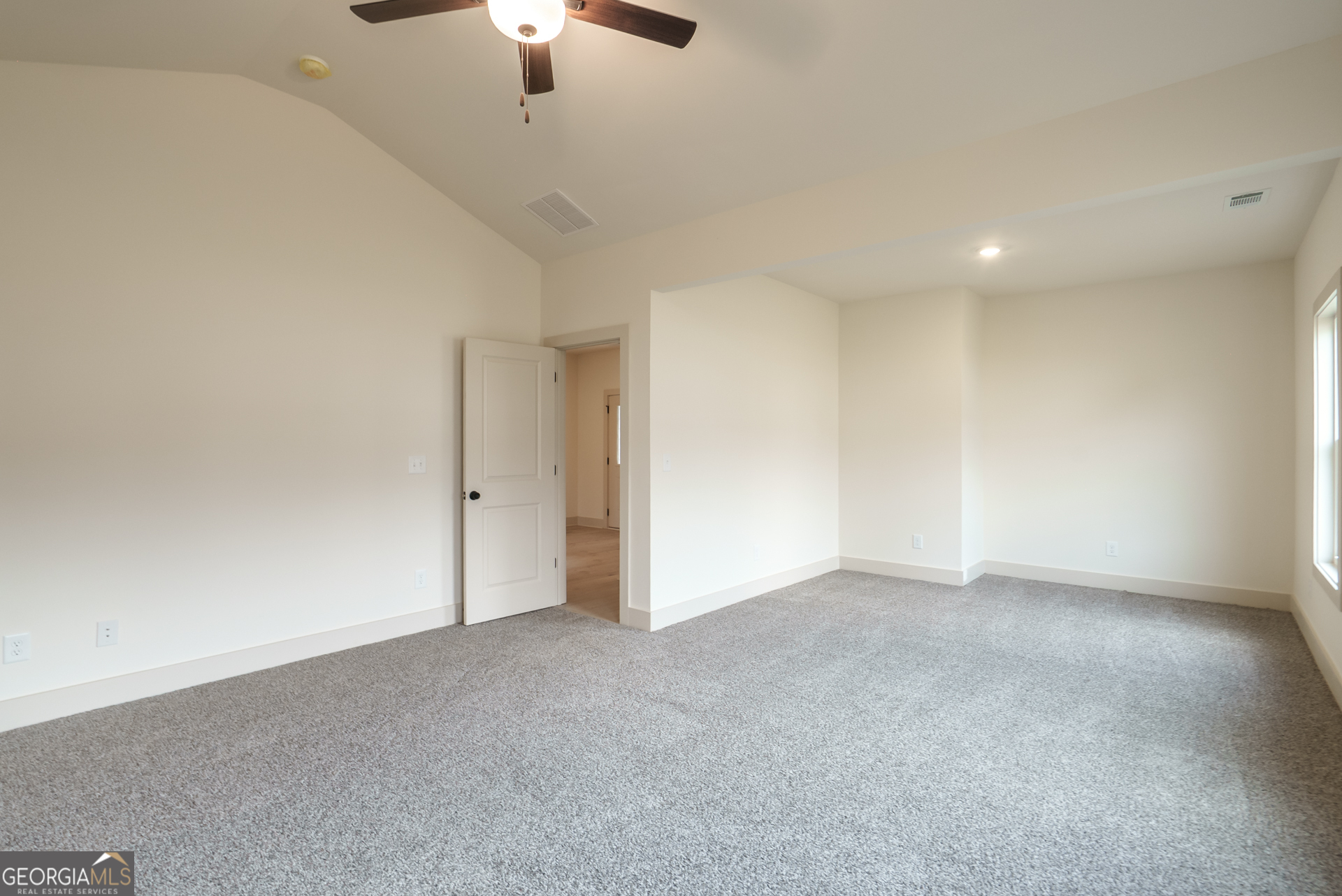 205 Squirrel Run Property Photo 18
