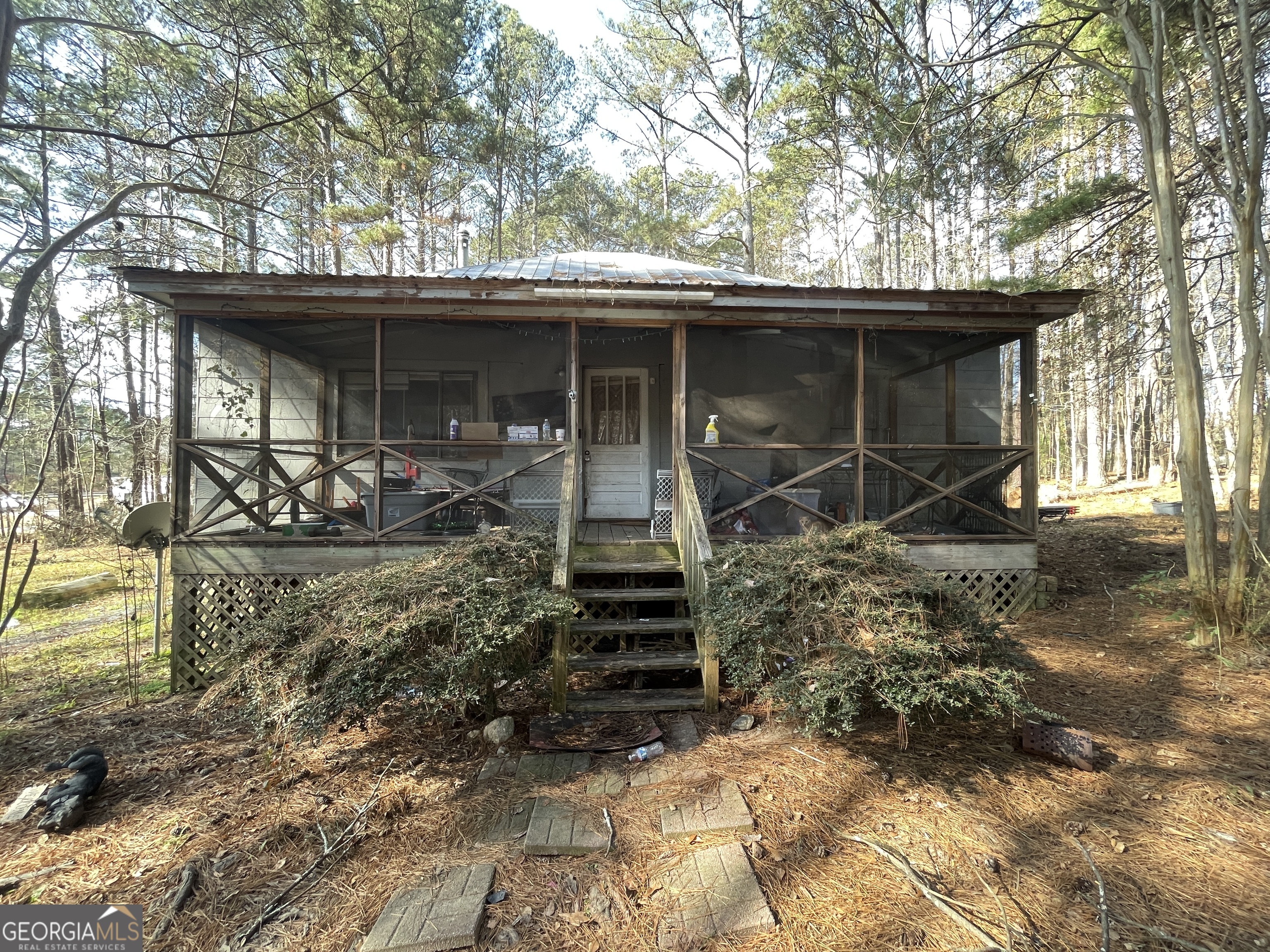 1811 Mcnutt Creek Road Property Photo 4