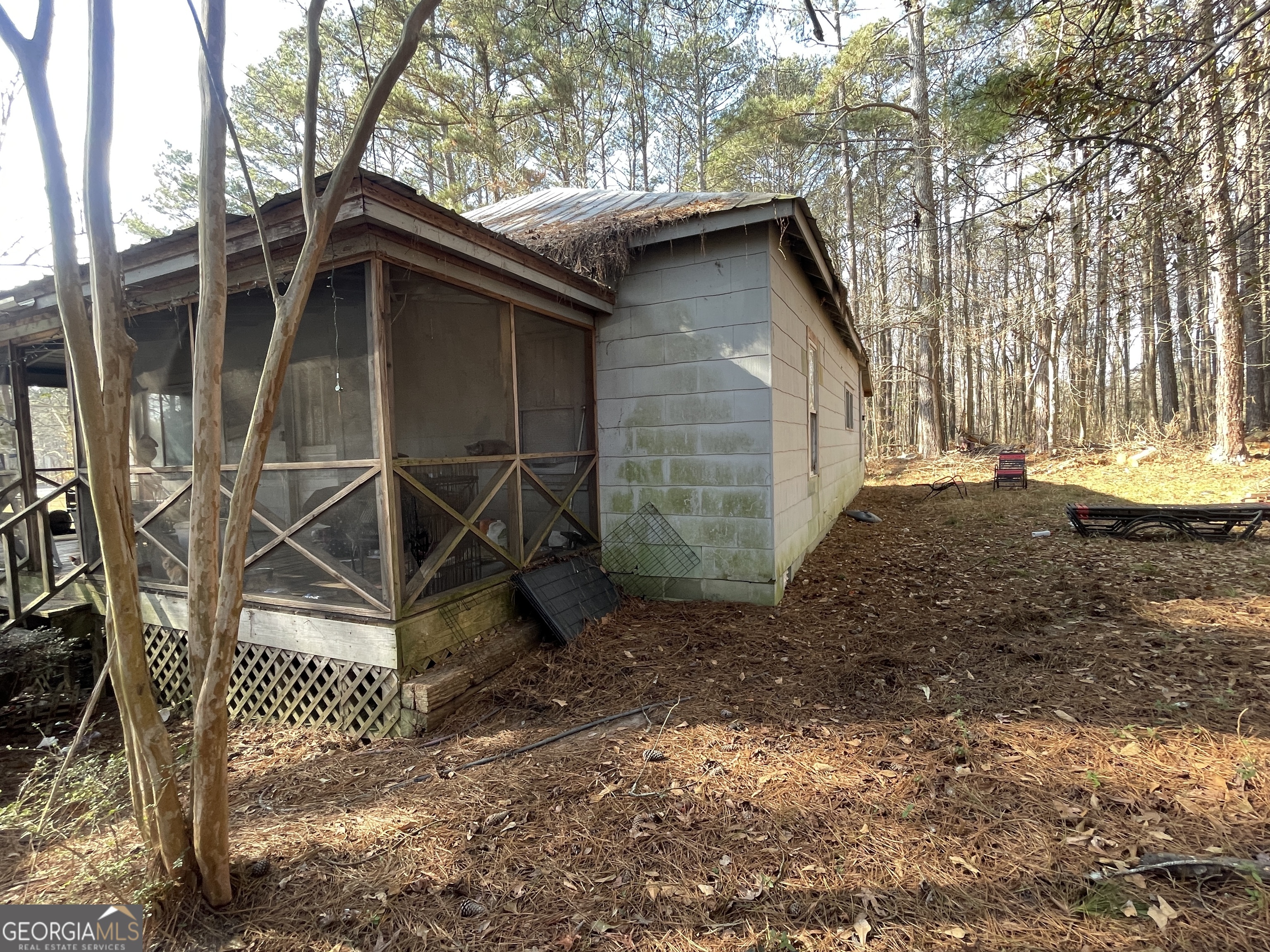 1811 Mcnutt Creek Road Property Photo 8