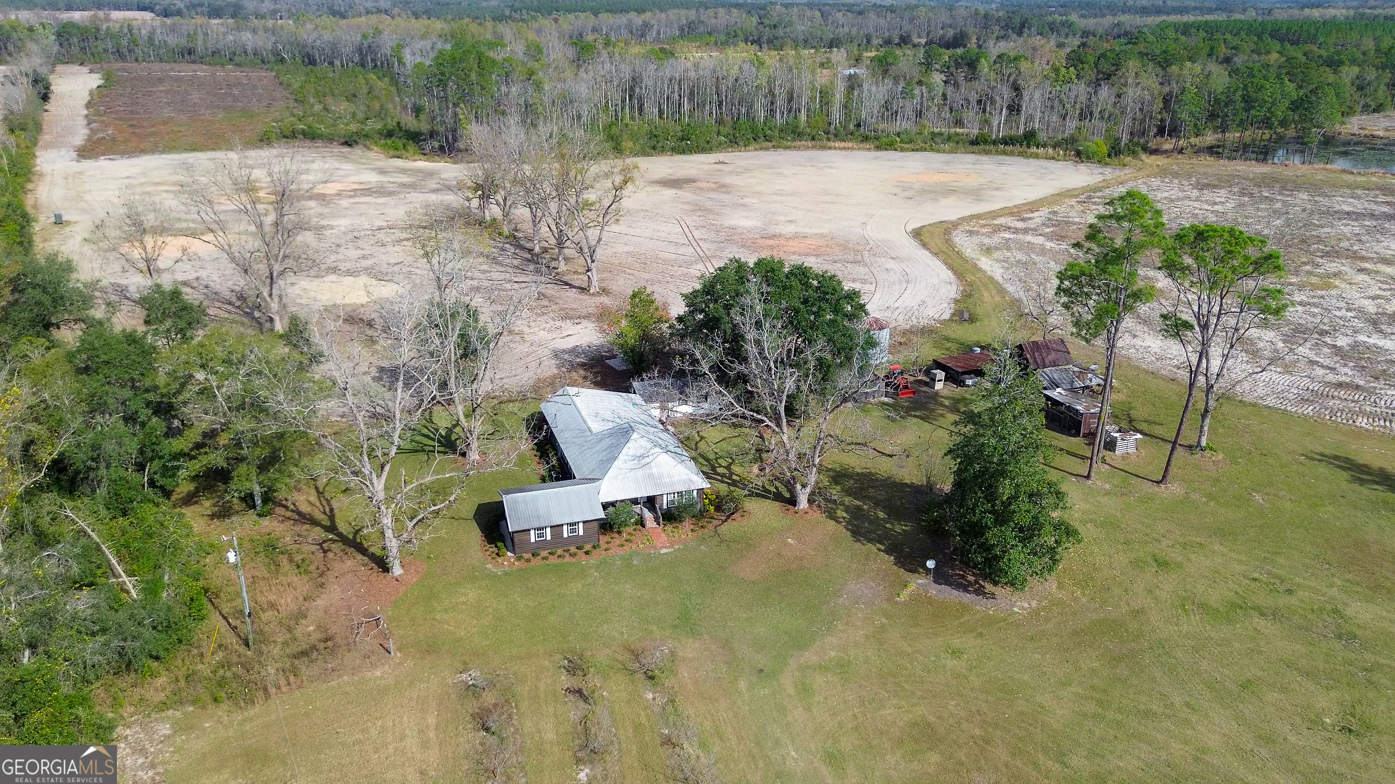 5466 Robbin Road Property Photo 4