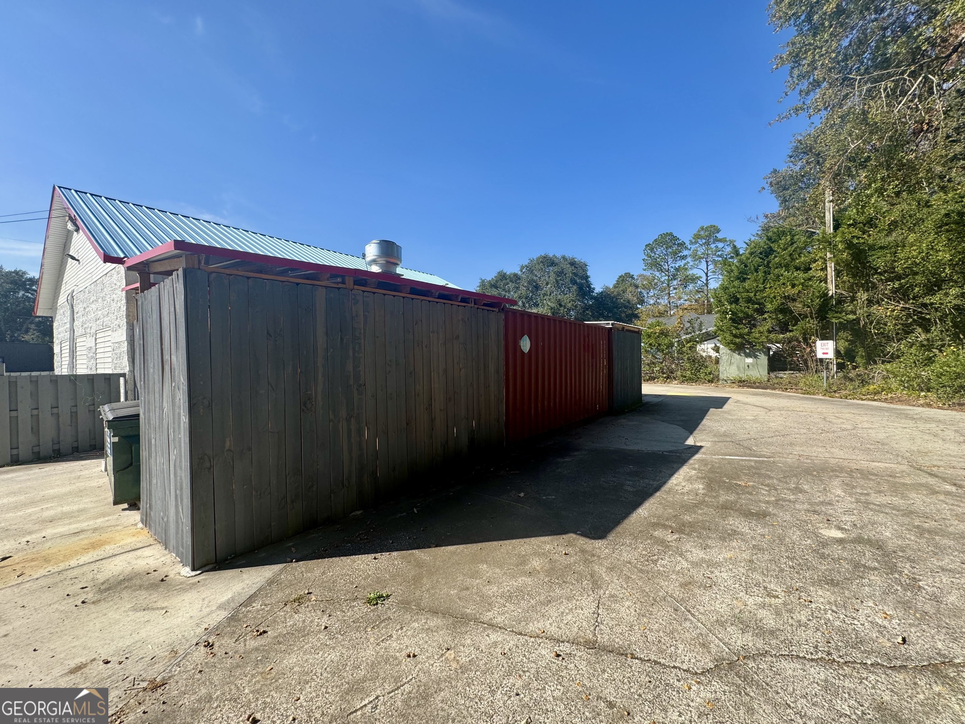 882 Northside Drive E Property Photo 19