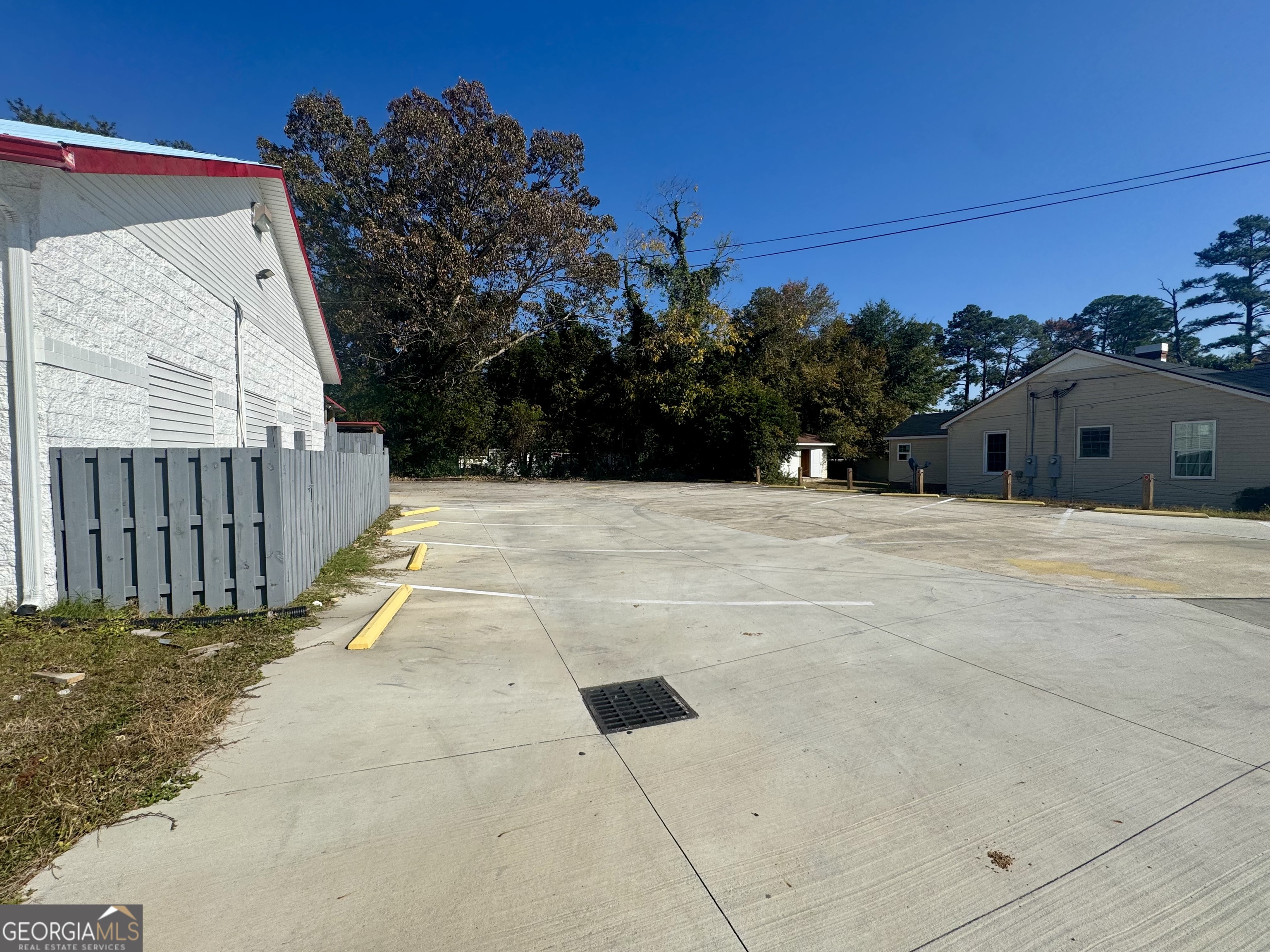 882 Northside Drive E Property Photo 21