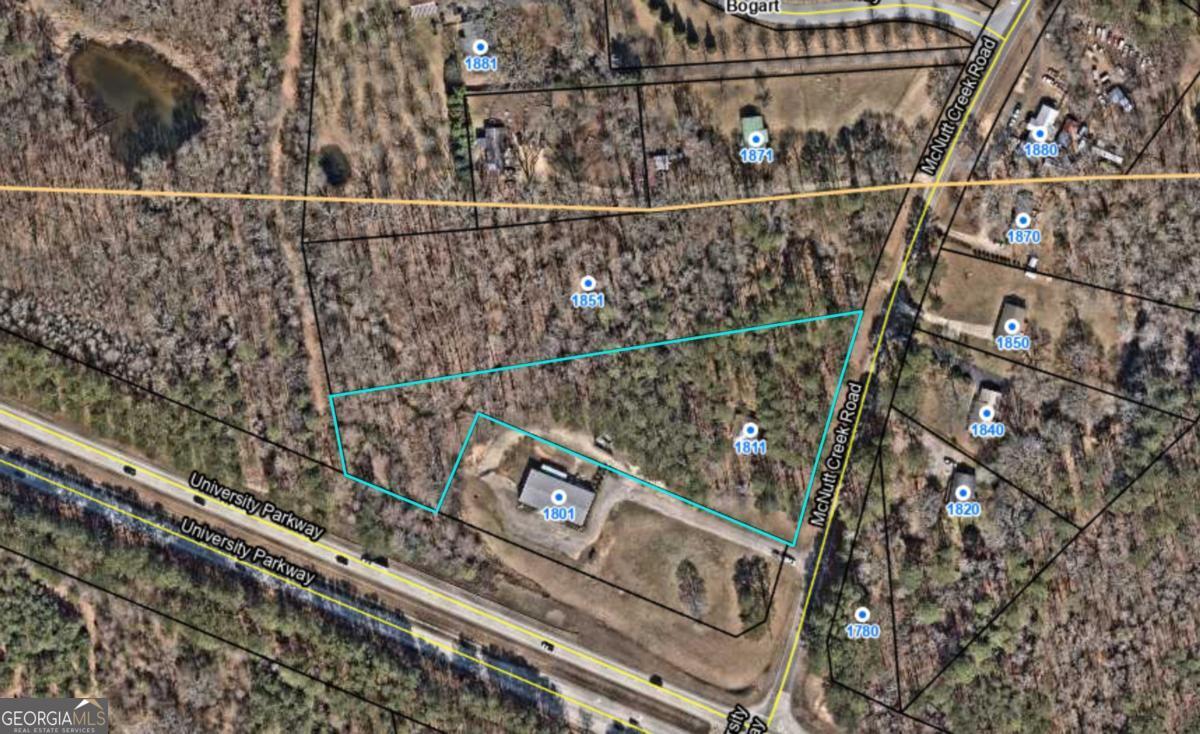1811/1851 Mcnutt Creek Road Property Photo 1