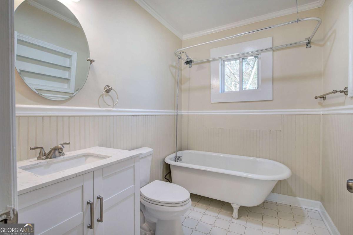 415 E 10th Street Property Photo 38