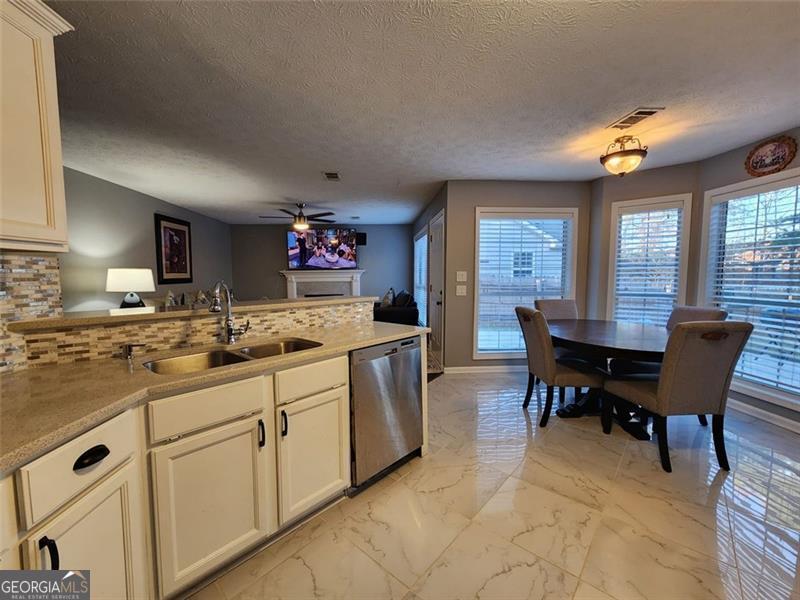 225 Jon Jeff Drive Nw Property Photo 9