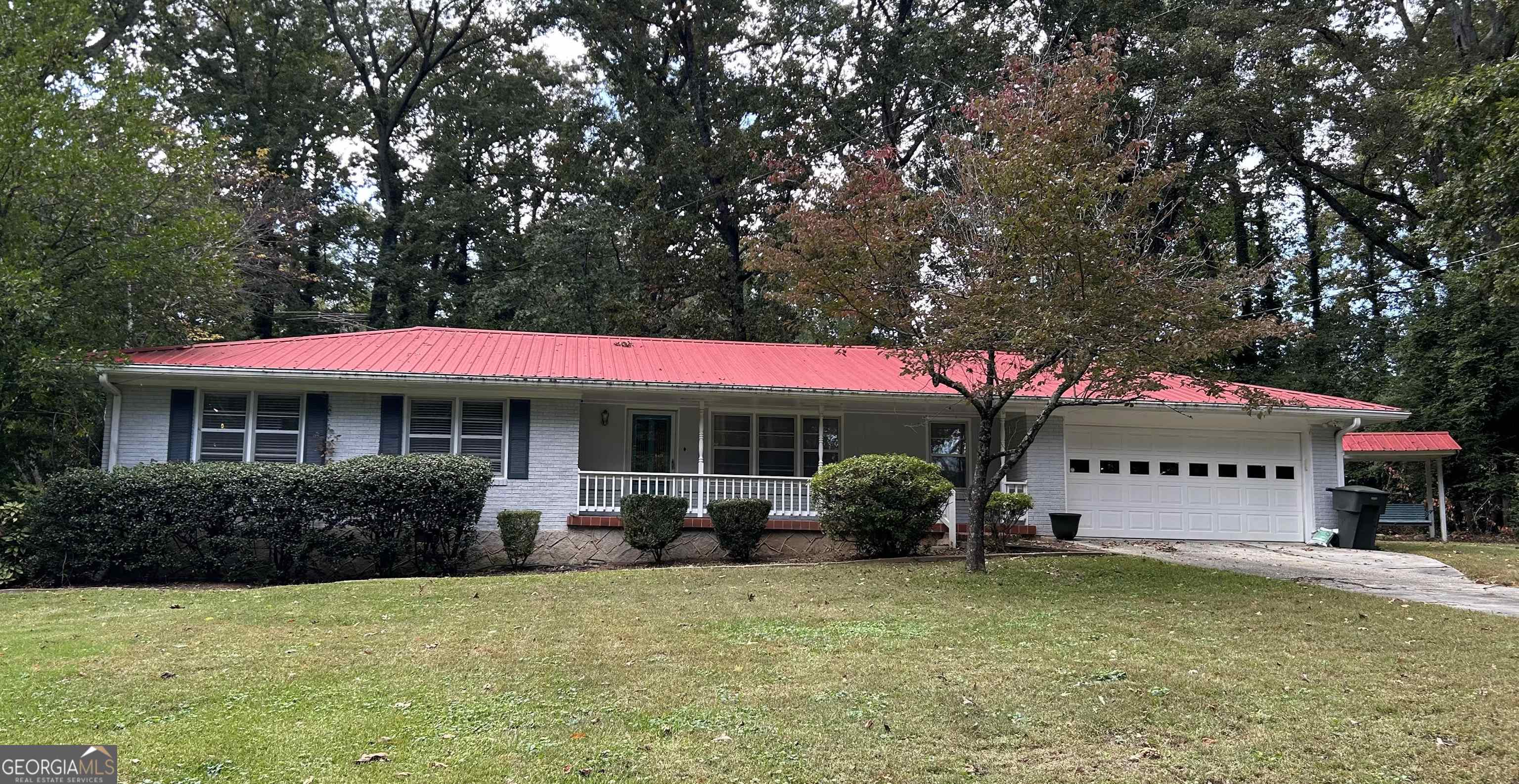 1254 NE Woodland Road Property Photo 1