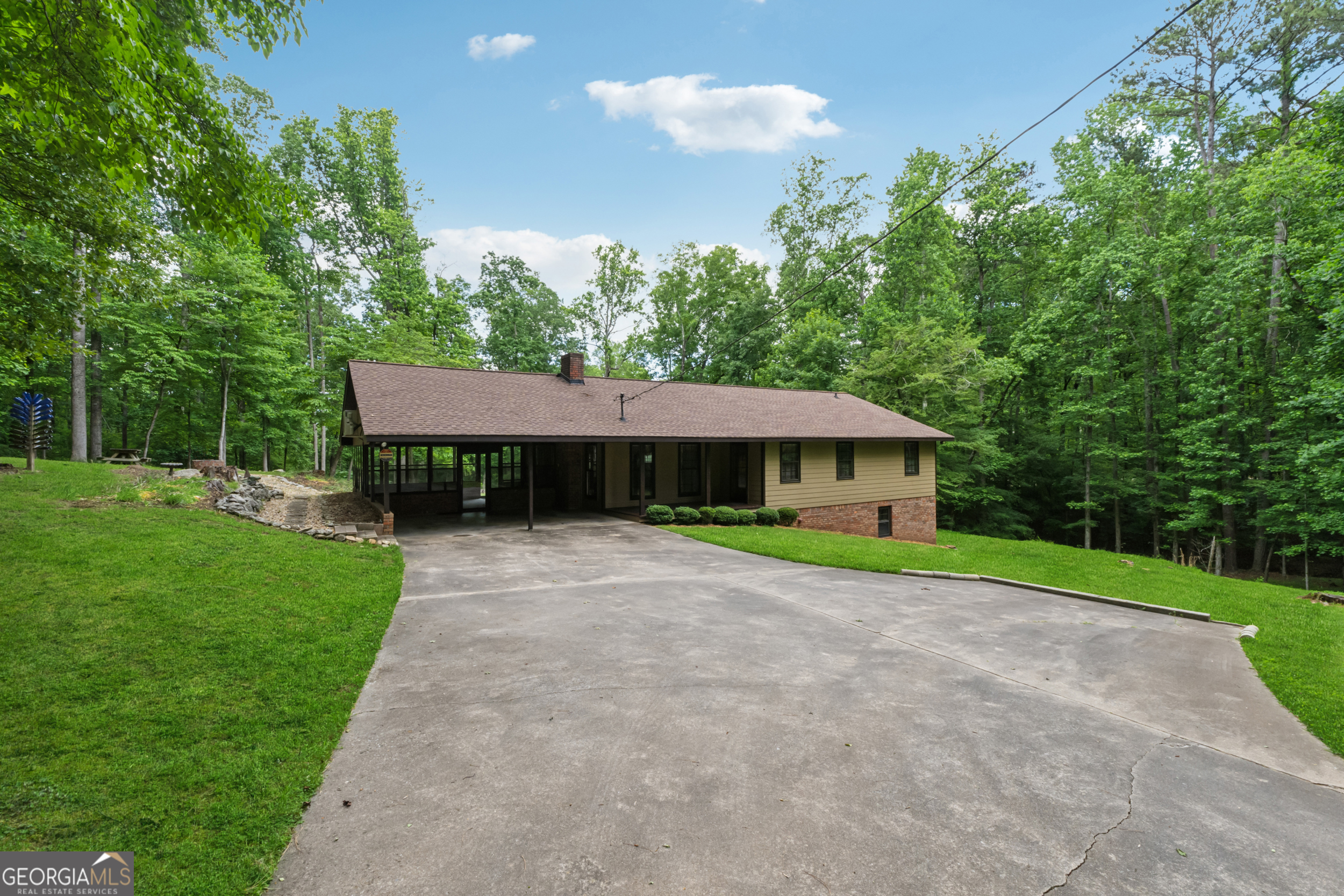 2270 Dinsmore Road Property Photo 3