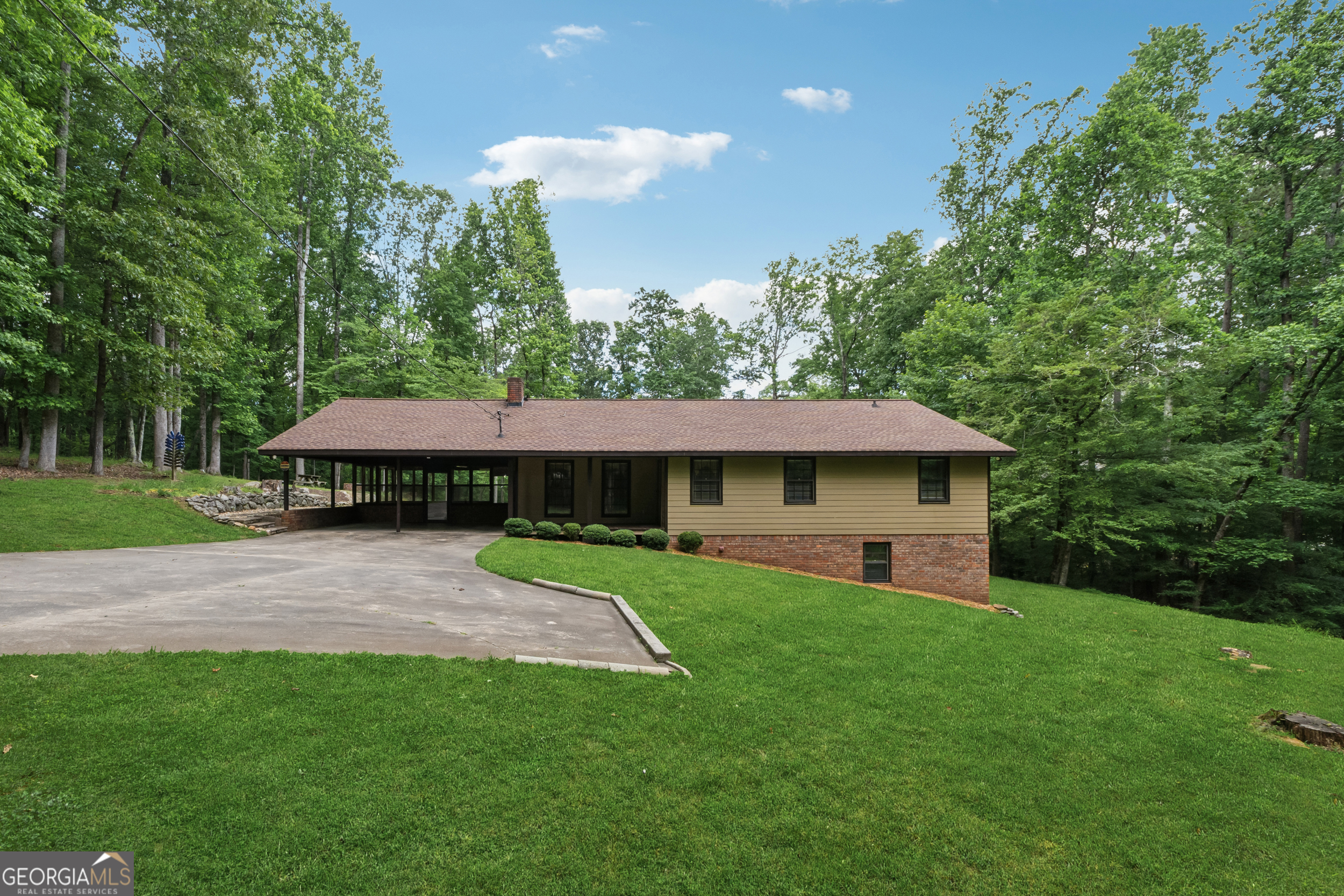 2270 Dinsmore Road Property Photo 5