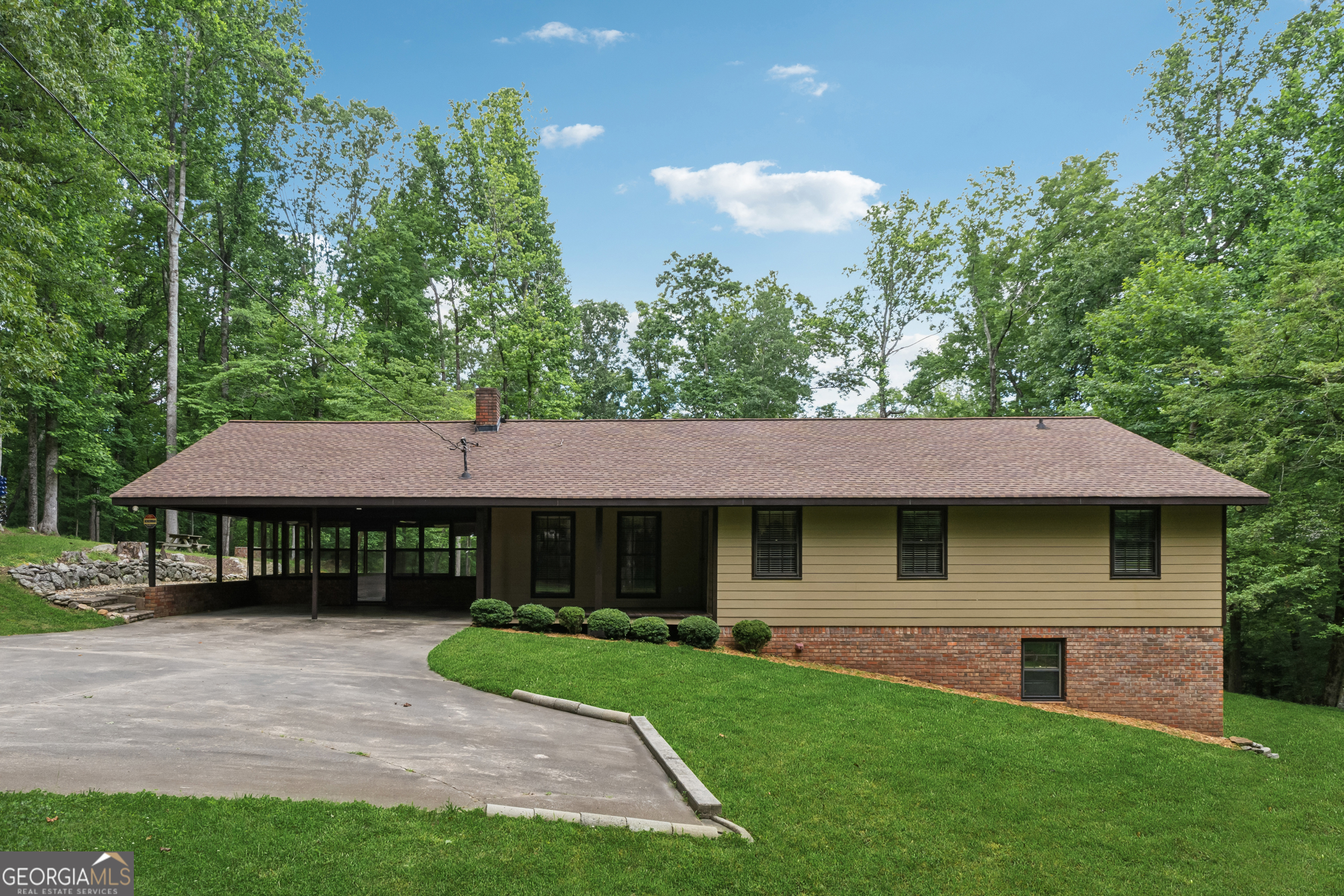 2270 Dinsmore Road Property Photo 6