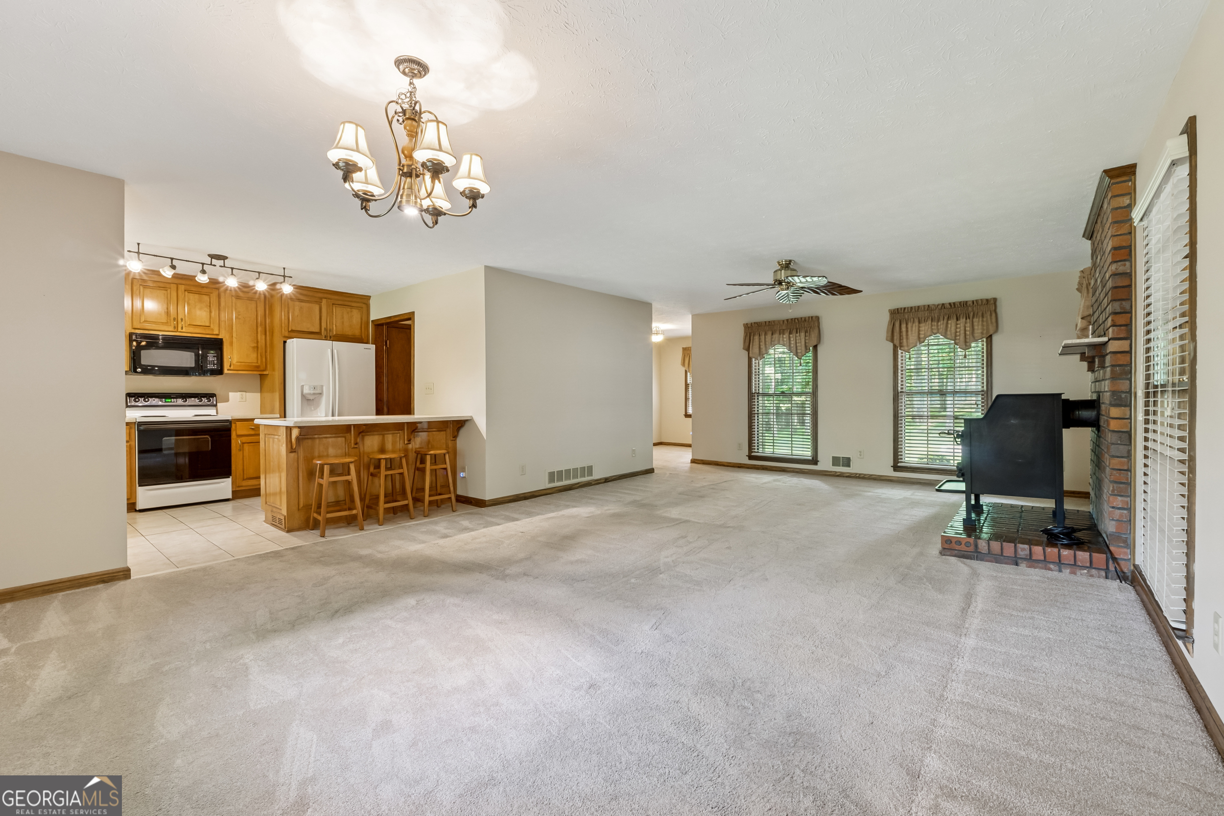 2270 Dinsmore Road Property Photo 8