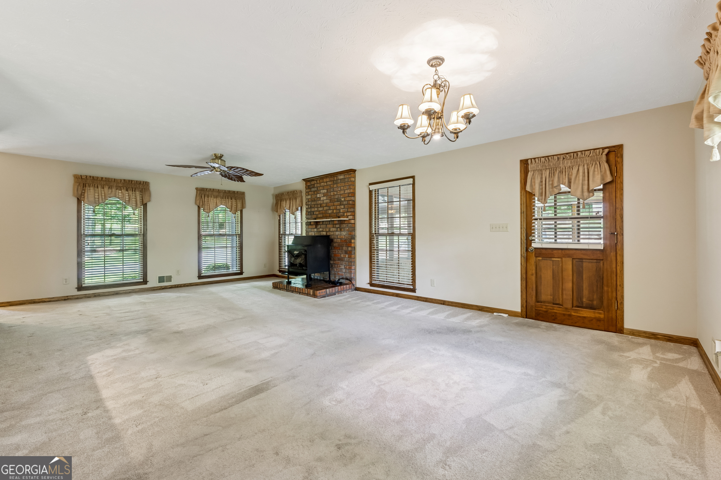 2270 Dinsmore Road Property Photo 9