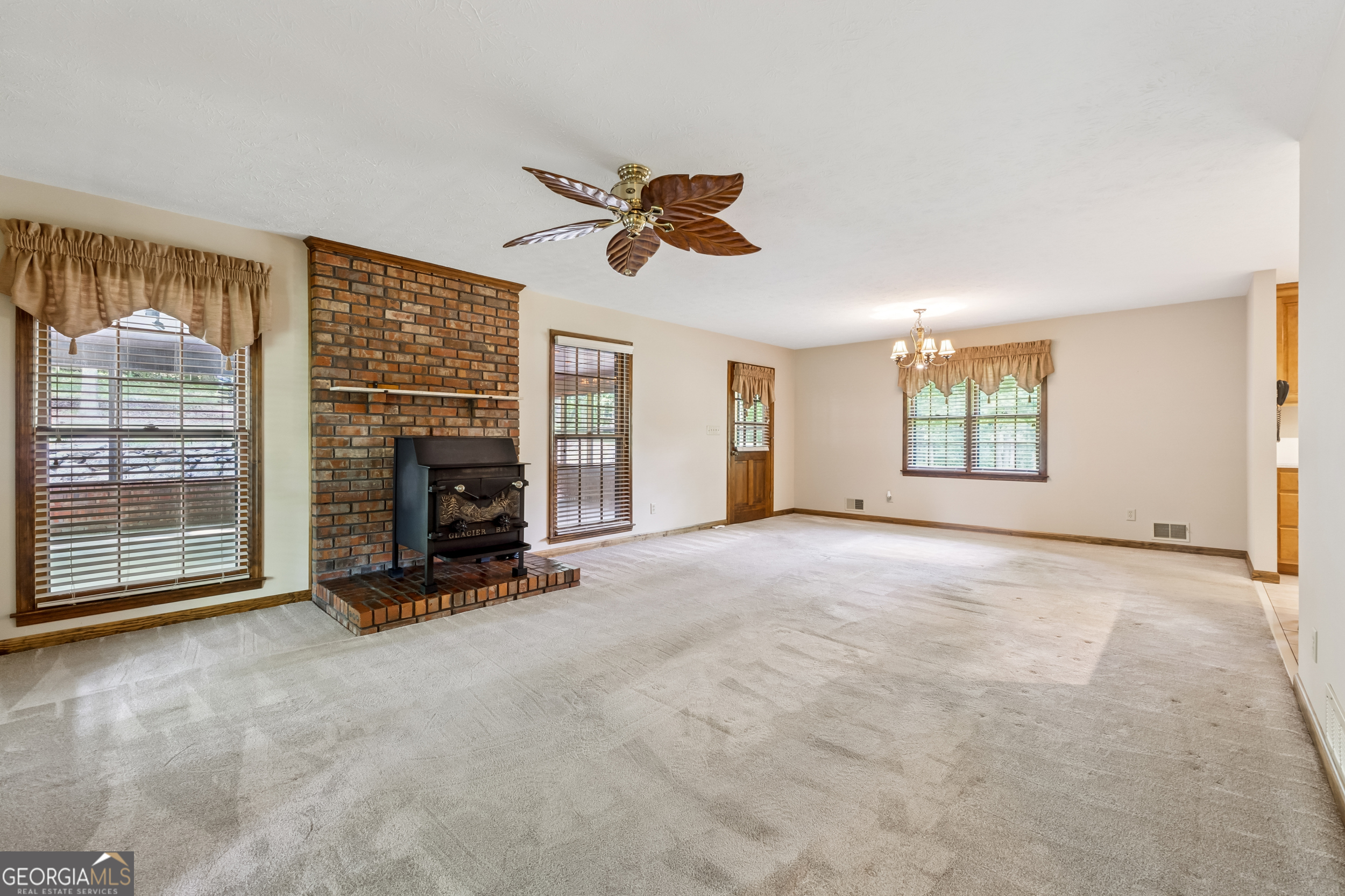 2270 Dinsmore Road Property Photo 10