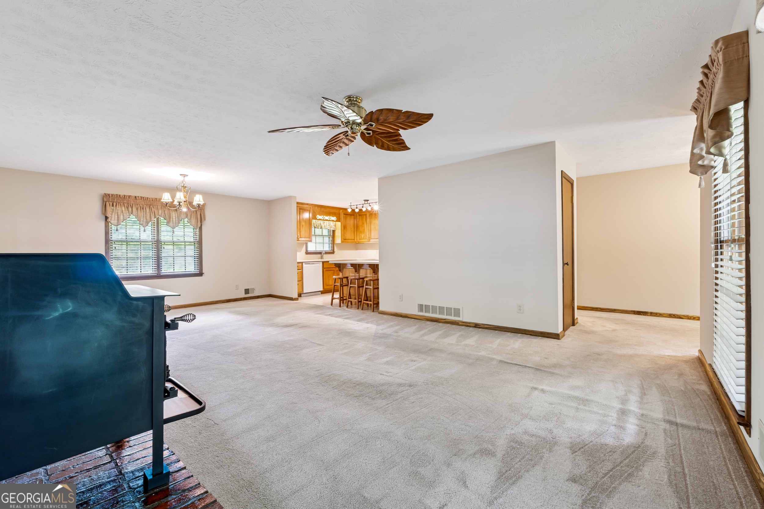 2270 Dinsmore Road Property Photo 11